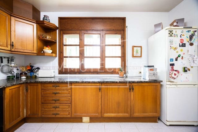 6 slaapkamer Finca/Landhuis te koop in Argentona met garage - € 710.000 (Ref: 9602750)