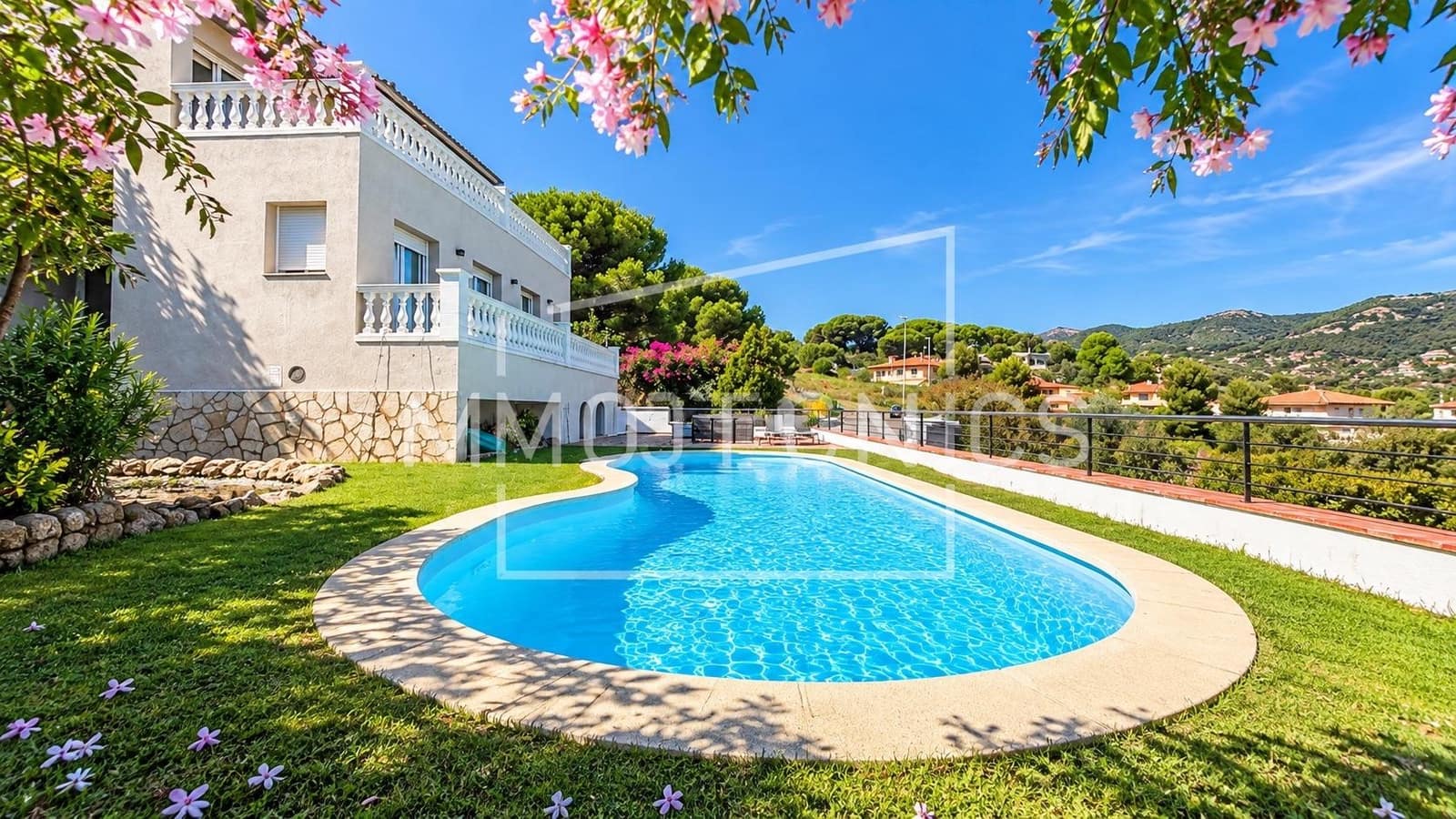 4 soverom Villa til salgs i Calella med svømmebasseng garasje - € 615 000 (Ref: 9602751)