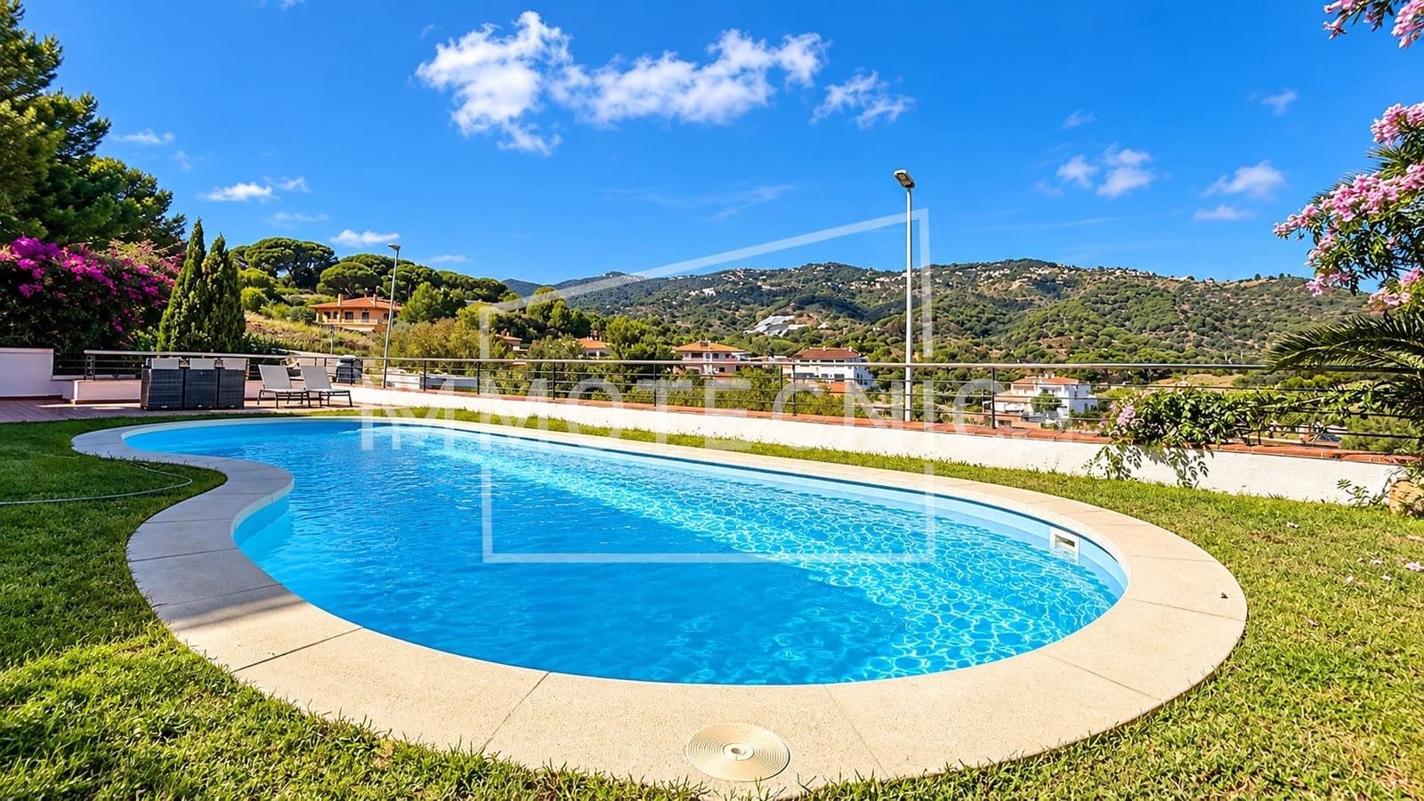 4 soverom Villa til salgs i Calella med svømmebasseng garasje - € 615 000 (Ref: 9602751)