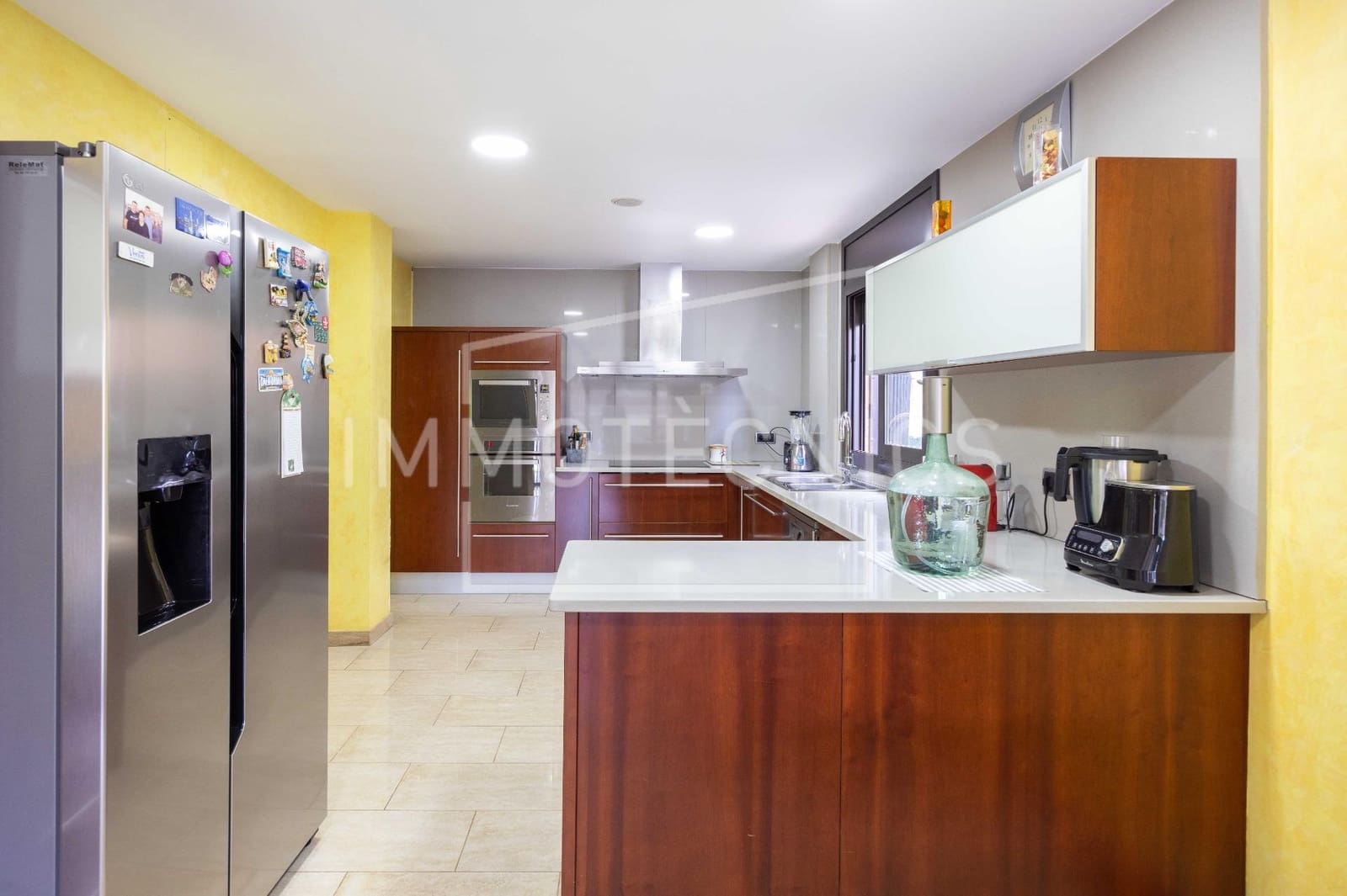 5 makuuhuone Huvila myytävänä paikassa Pineda de Mar mukana uima-altaan 
autotalli - 750 000 € (Ref: 9602752)