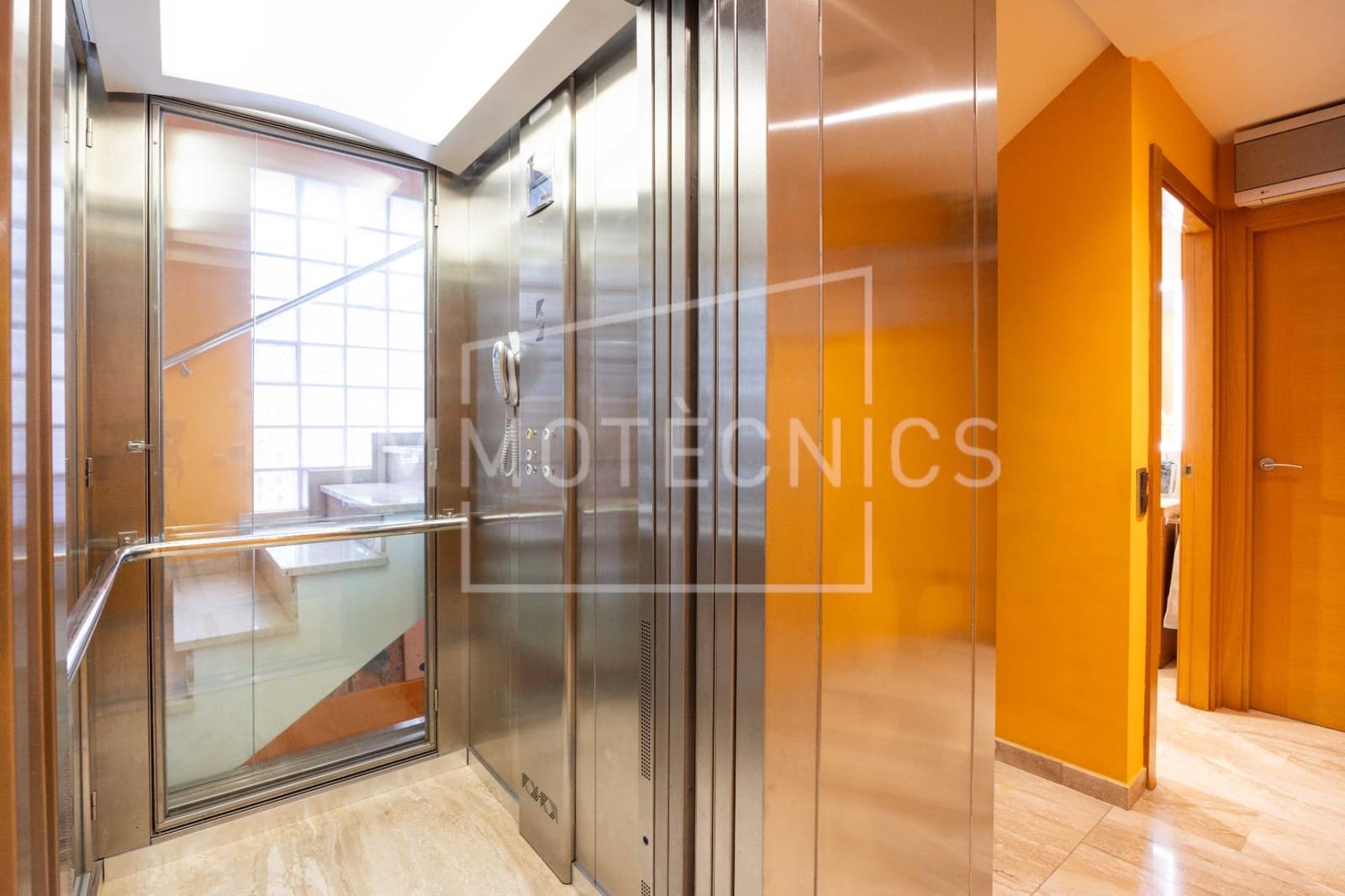 5 makuuhuone Huvila myytävänä paikassa Pineda de Mar mukana uima-altaan 
autotalli - 750 000 € (Ref: 9602752)