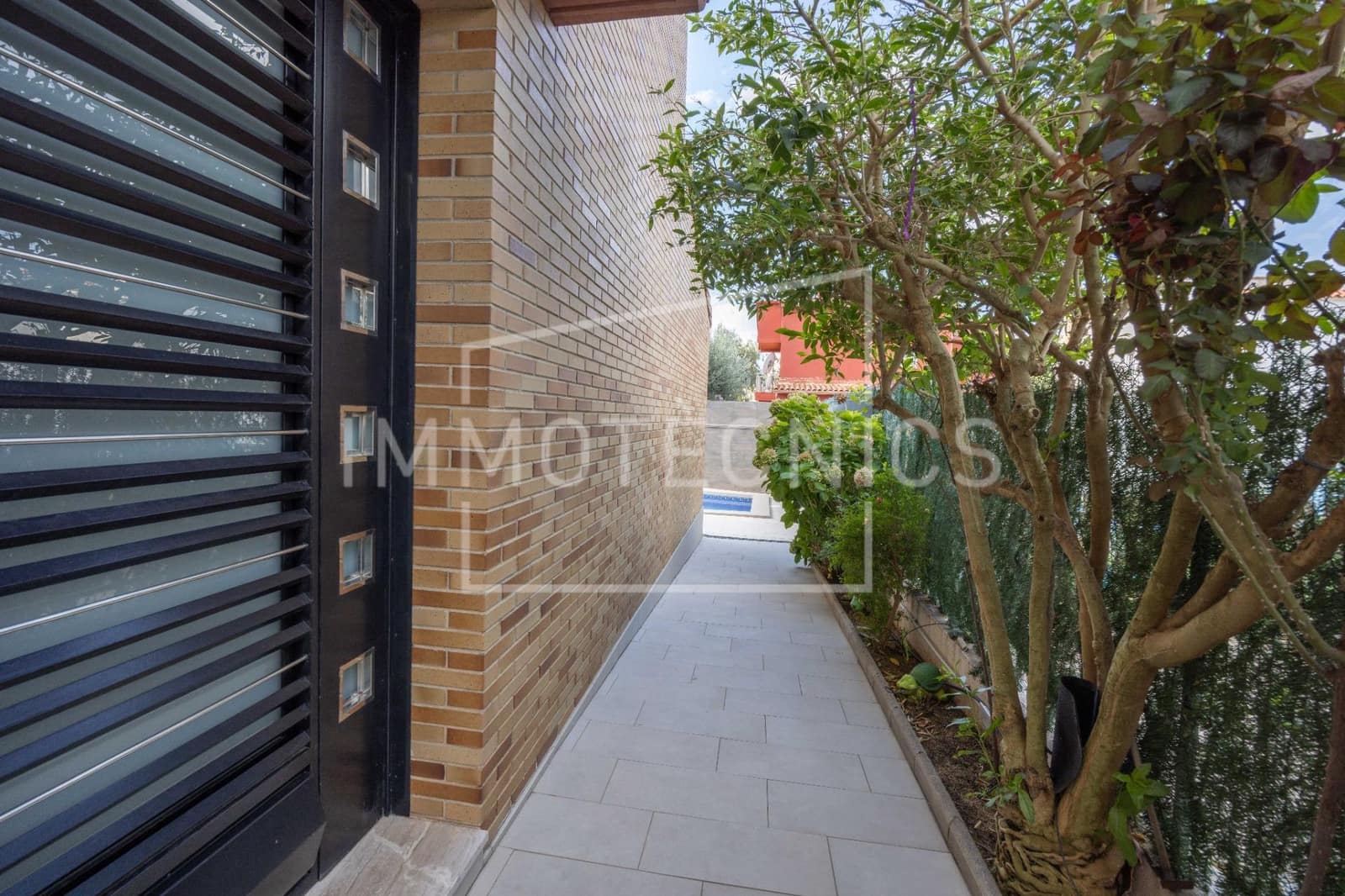 5 makuuhuone Huvila myytävänä paikassa Pineda de Mar mukana uima-altaan 
autotalli - 750 000 € (Ref: 9602752)