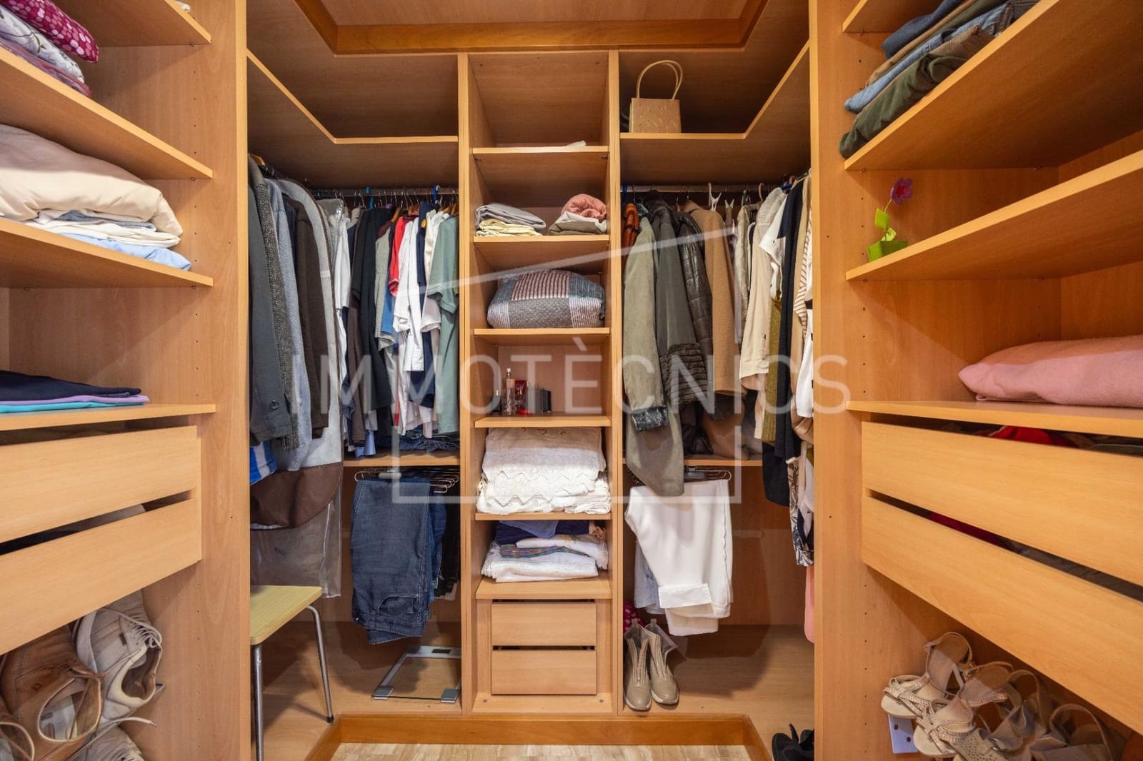 5 makuuhuone Huvila myytävänä paikassa Pineda de Mar mukana uima-altaan 
autotalli - 750 000 € (Ref: 9602752)