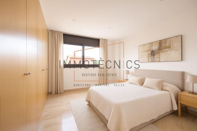 5 bedroom Villa for sale in Pineda de Mar with pool garage - € 750,000 (Ref: 9602752)