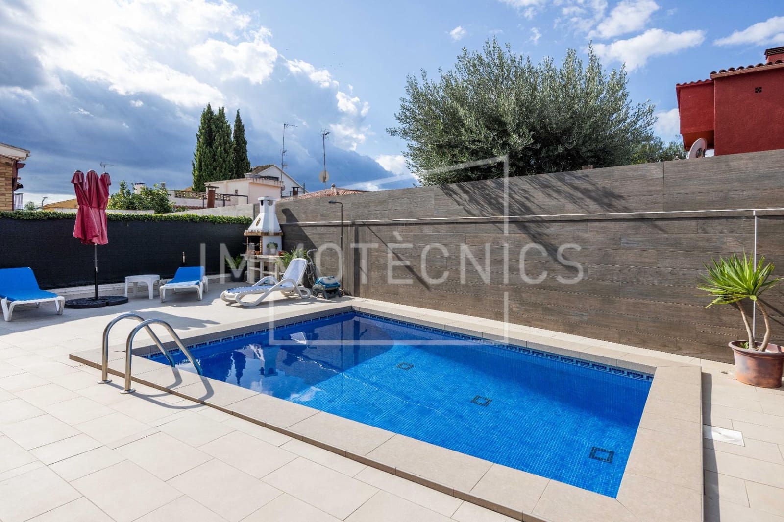 5 soveværelse Villa til salg i Pineda de Mar med swimmingpool garage - € 750.000 (Ref: 9602752)