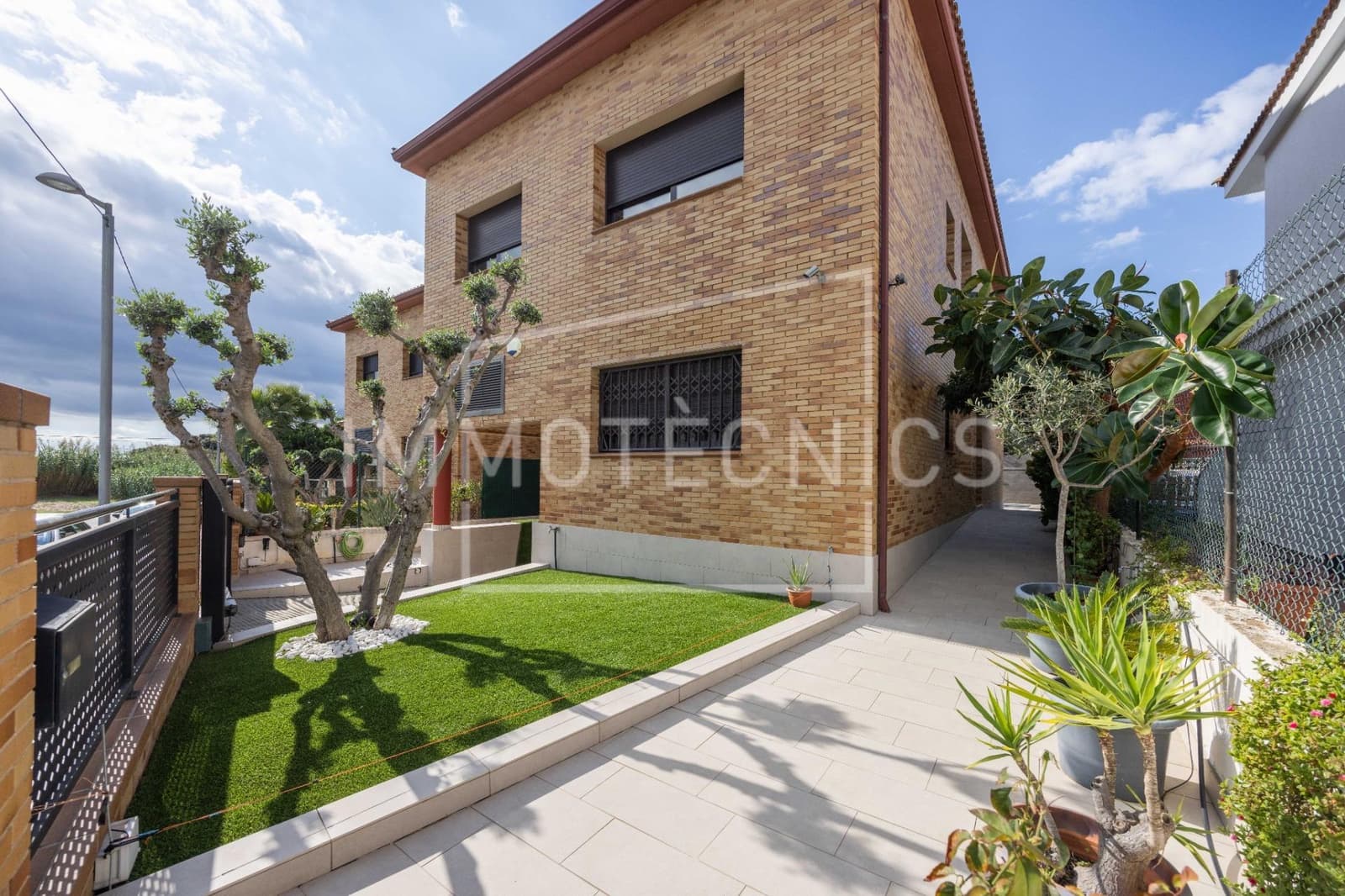 5 soveværelse Villa til salg i Pineda de Mar med swimmingpool garage - € 750.000 (Ref: 9602752)