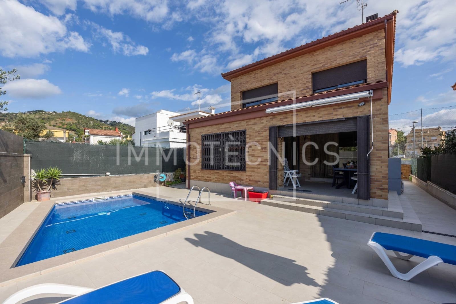 5 soveværelse Villa til salg i Pineda de Mar med swimmingpool garage - € 750.000 (Ref: 9602752)