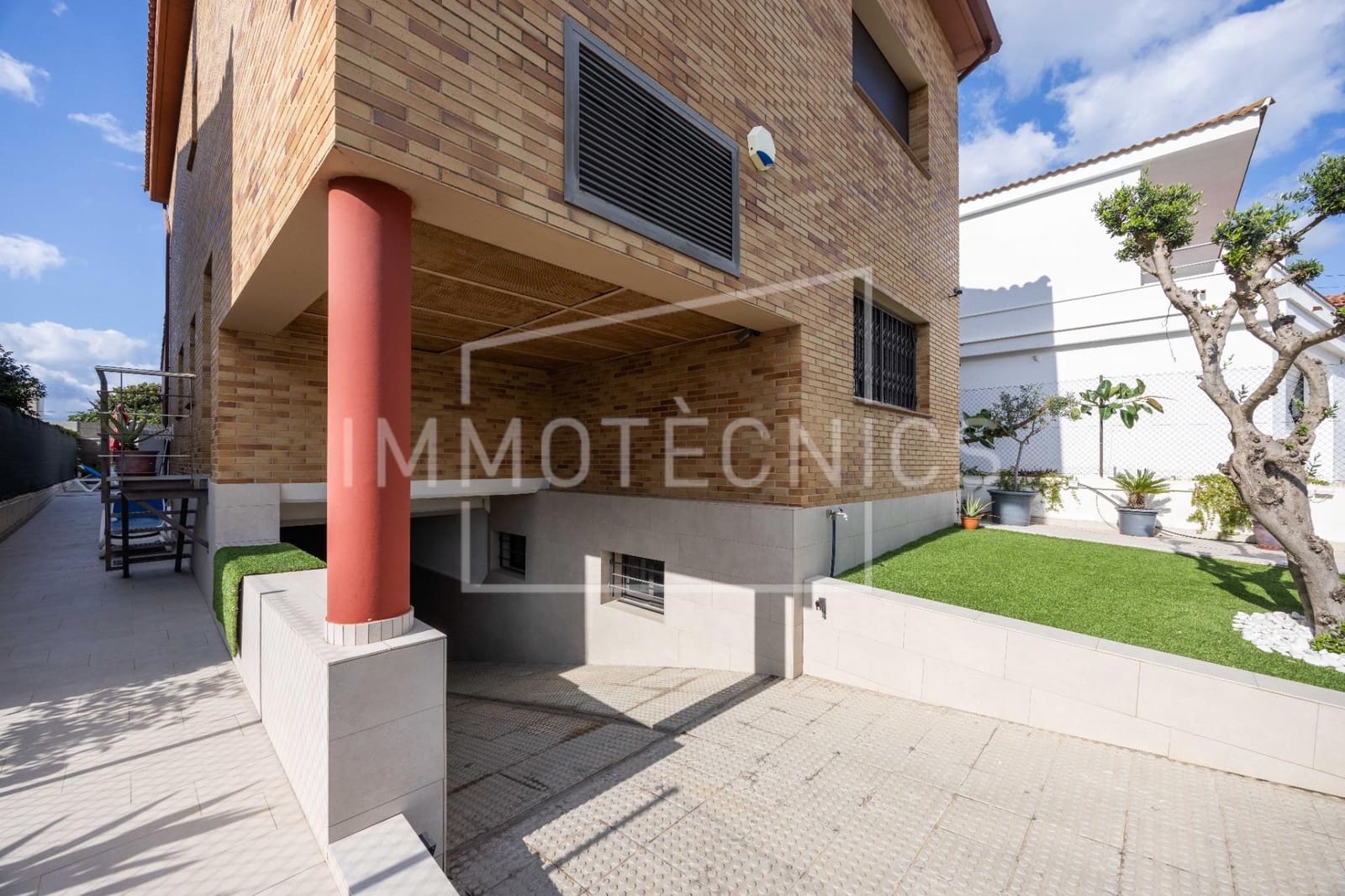 5 soveværelse Villa til salg i Pineda de Mar med swimmingpool garage - € 750.000 (Ref: 9602752)