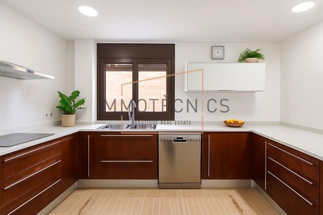5 chambre Villa/Maison à vendre à Pineda de Mar avec piscine garage - 750 000 € (Ref: 9602752)