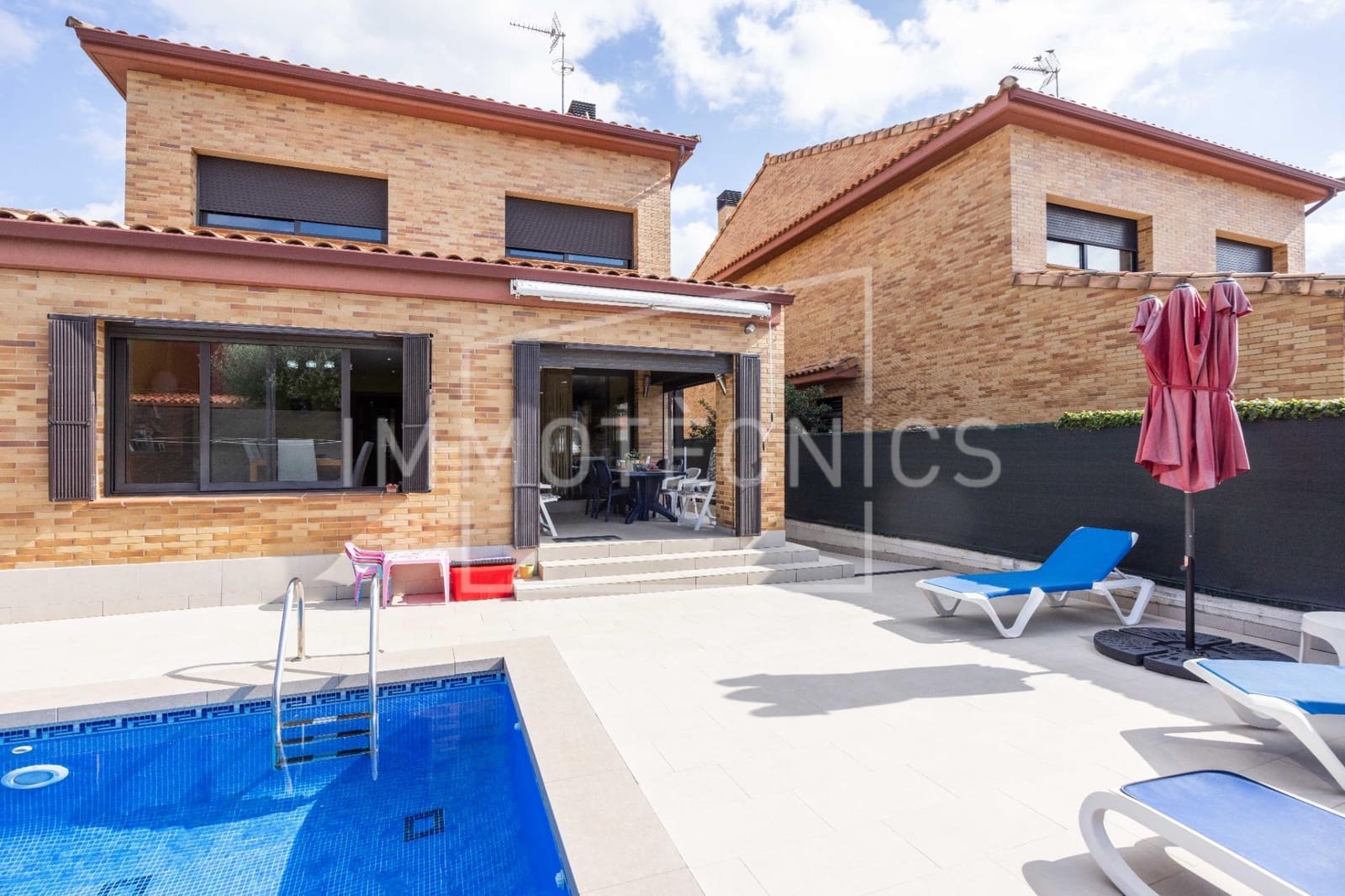 5 soveværelse Villa til salg i Pineda de Mar med swimmingpool garage - € 750.000 (Ref: 9602752)