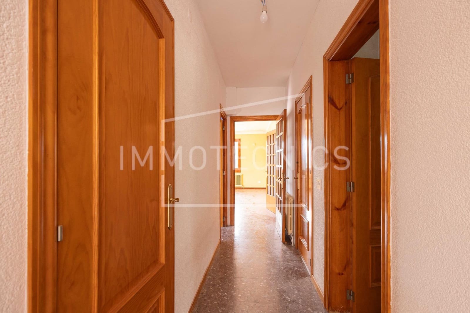 5 Zimmer Villa zu verkaufen in Bigues i Riells mit Garage - 370.000 € (Ref: 9602754)