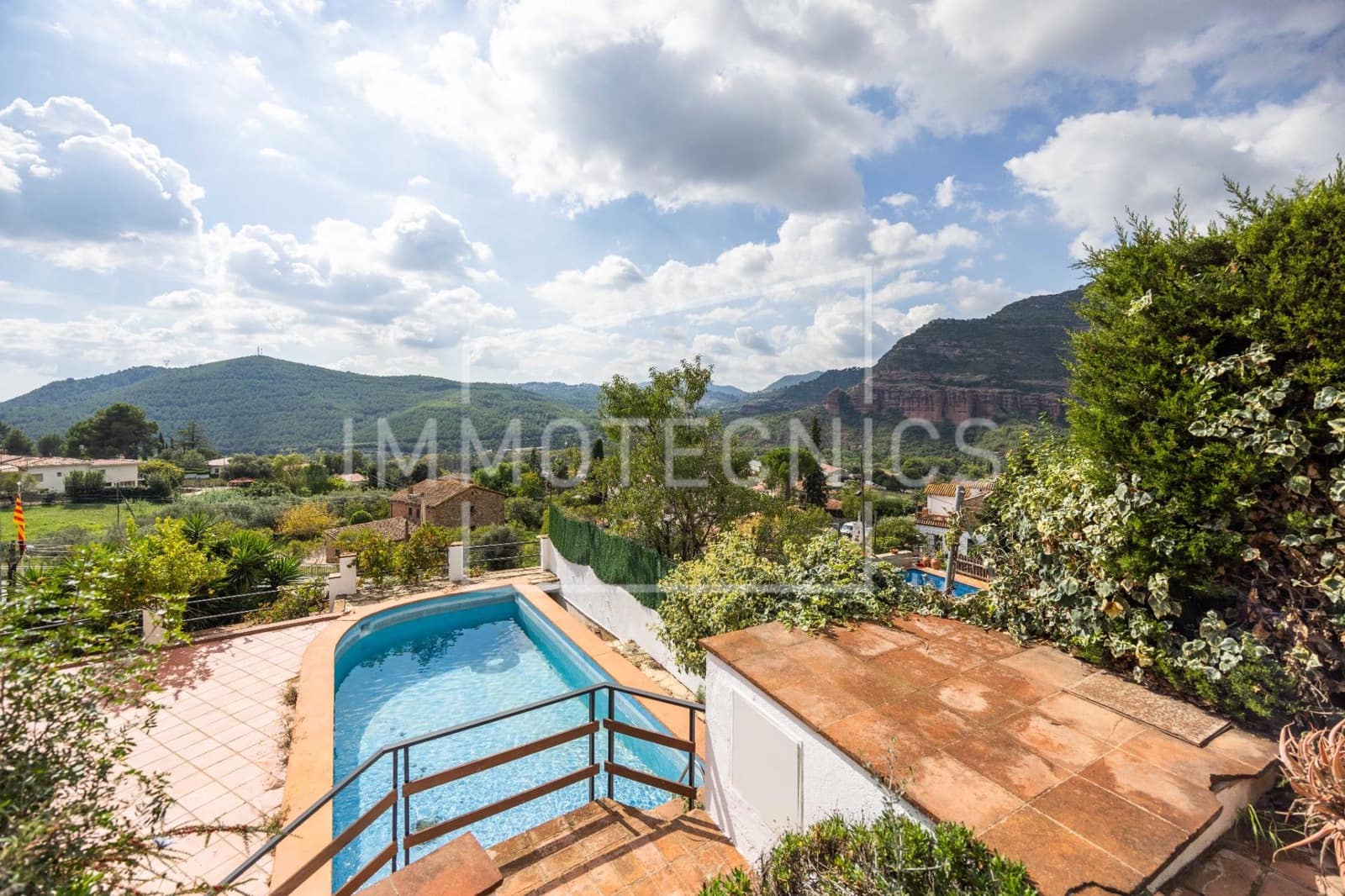 5 Zimmer Villa zu verkaufen in Bigues i Riells mit Garage - 370.000 € (Ref: 9602754)