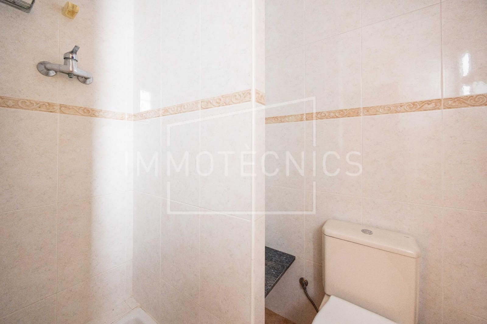 5 Zimmer Villa zu verkaufen in Bigues i Riells mit Garage - 370.000 € (Ref: 9602754)