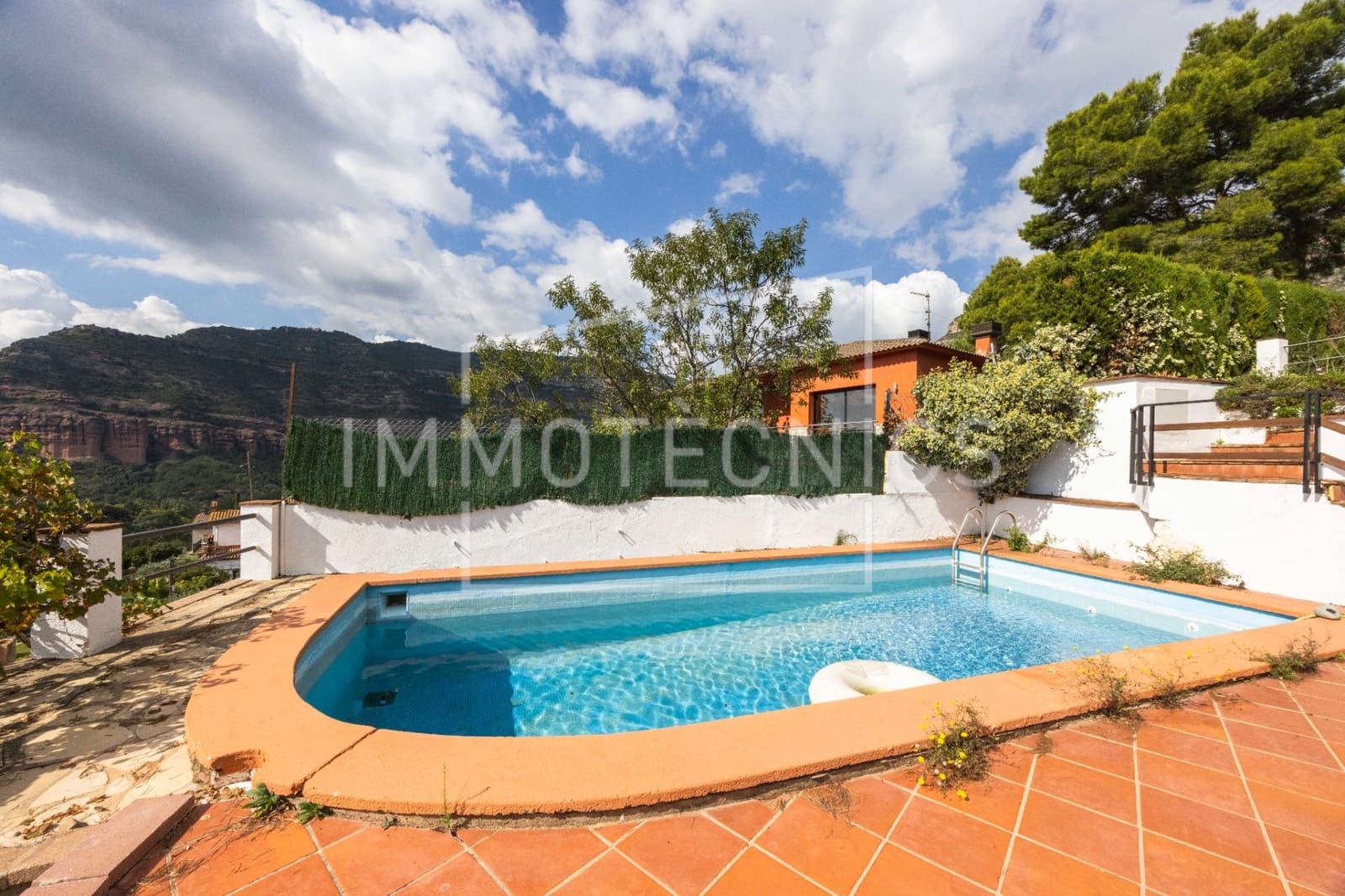 5 Zimmer Villa zu verkaufen in Bigues i Riells mit Garage - 370.000 € (Ref: 9602754)