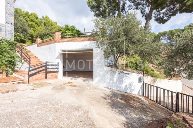 5 Zimmer Villa zu verkaufen in Bigues i Riells mit Garage - 370.000 € (Ref: 9602754)