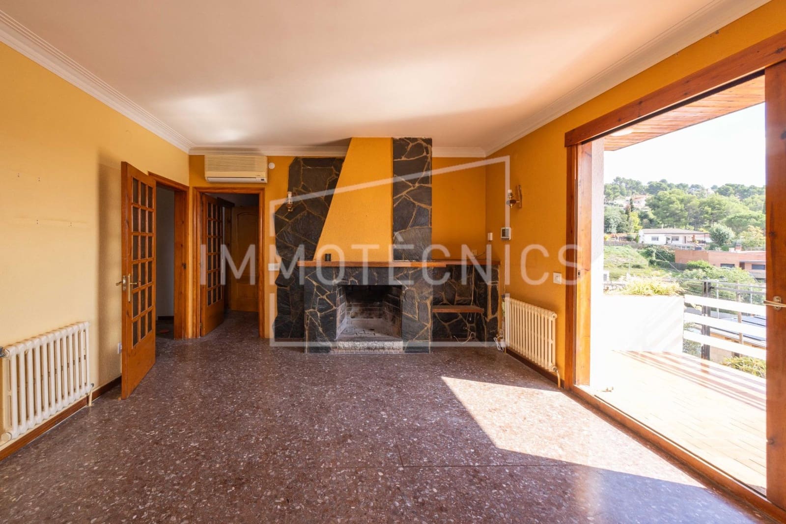 5 Zimmer Villa zu verkaufen in Bigues i Riells mit Garage - 370.000 € (Ref: 9602754)