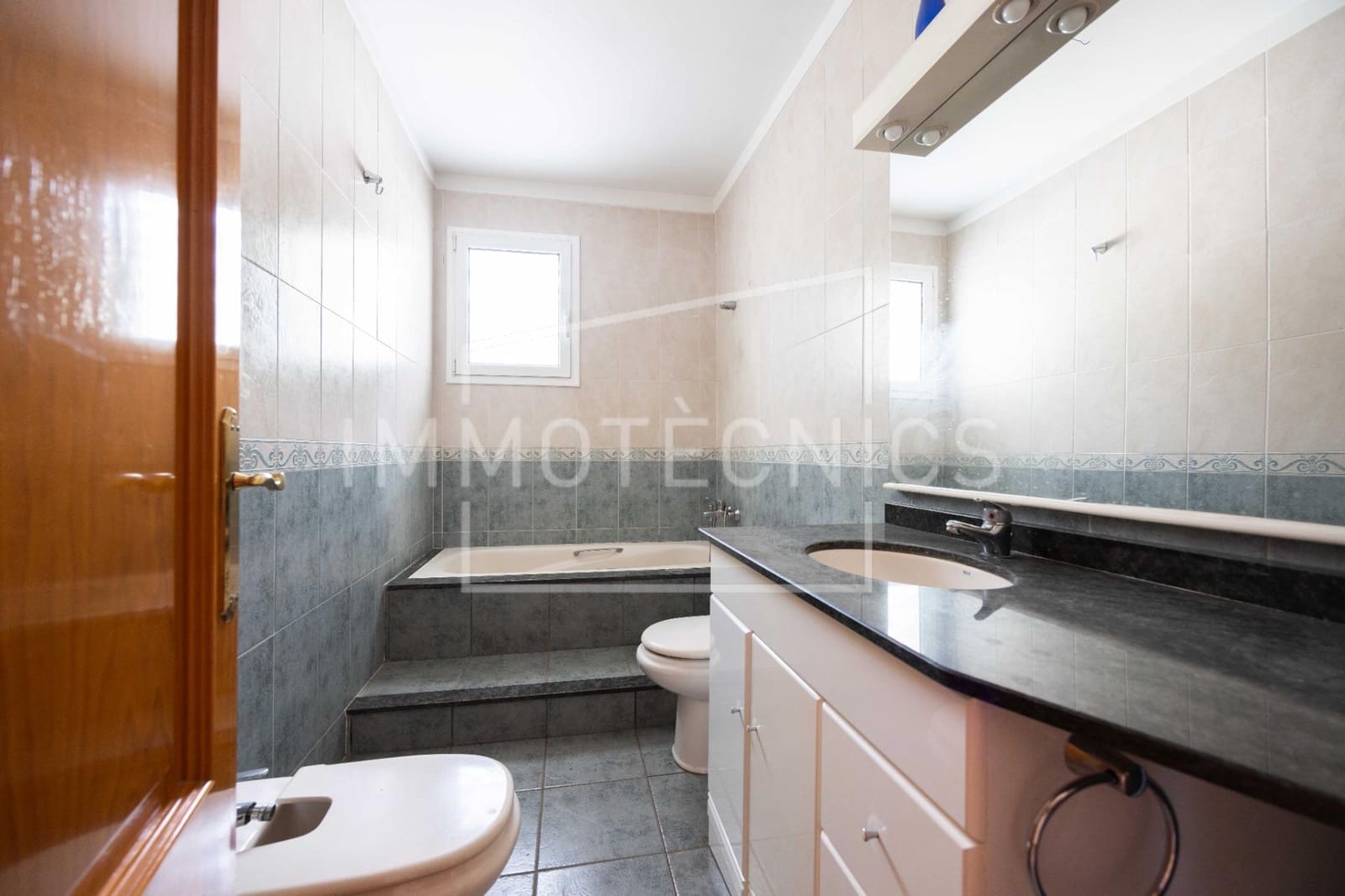 5 Zimmer Villa zu verkaufen in Bigues i Riells mit Garage - 370.000 € (Ref: 9602754)