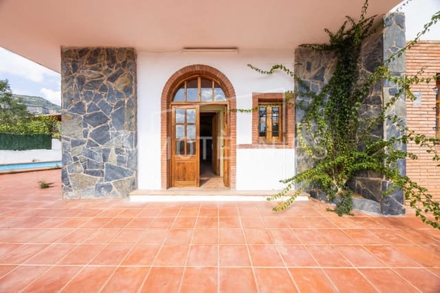 5 Zimmer Villa zu verkaufen in Bigues i Riells mit Garage - 370.000 € (Ref: 9602754)