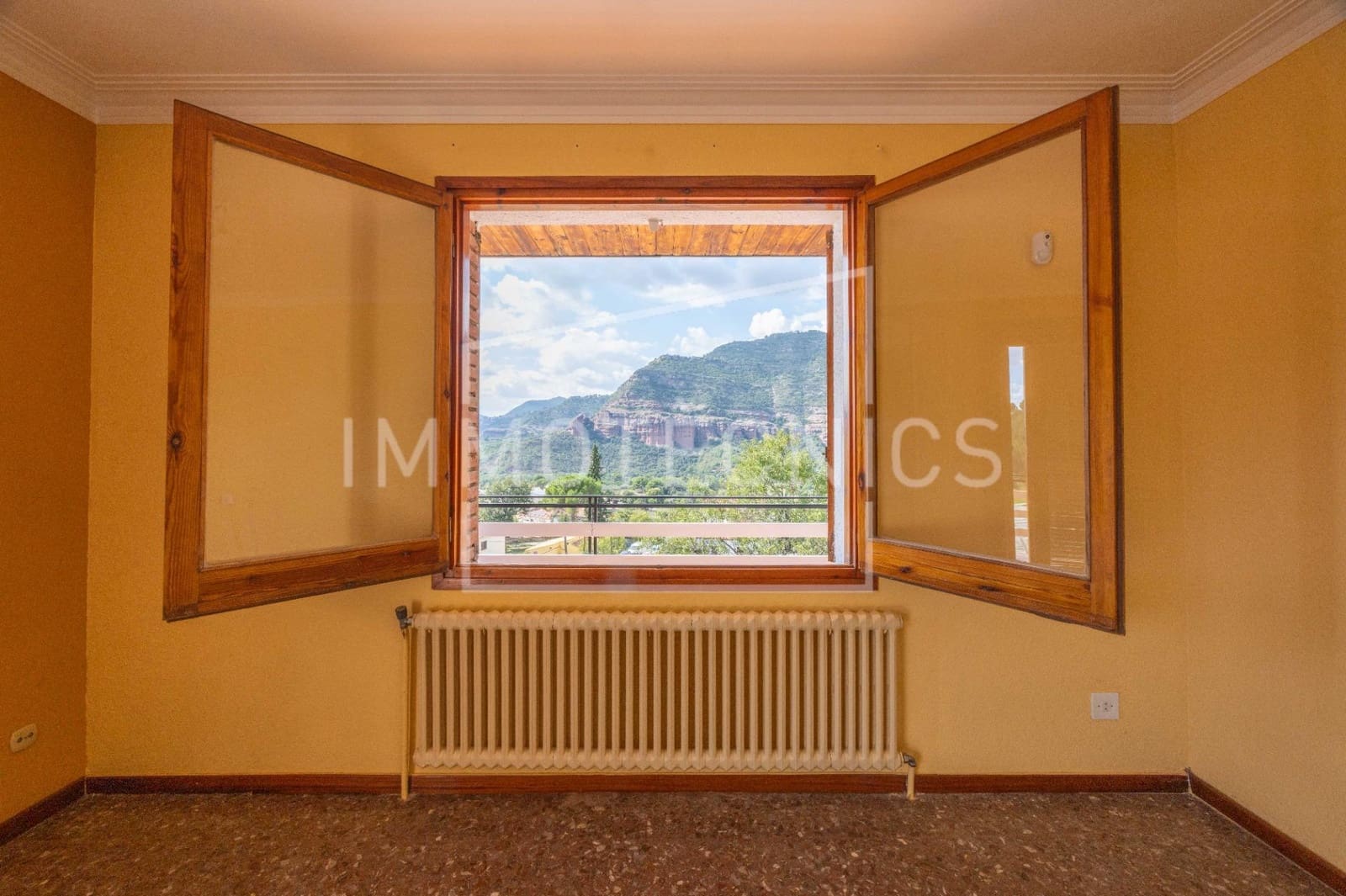 5 Zimmer Villa zu verkaufen in Bigues i Riells mit Garage - 370.000 € (Ref: 9602754)