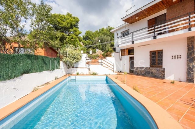 5 Zimmer Villa zu verkaufen in Bigues i Riells mit Garage - 370.000 € (Ref: 9602754)