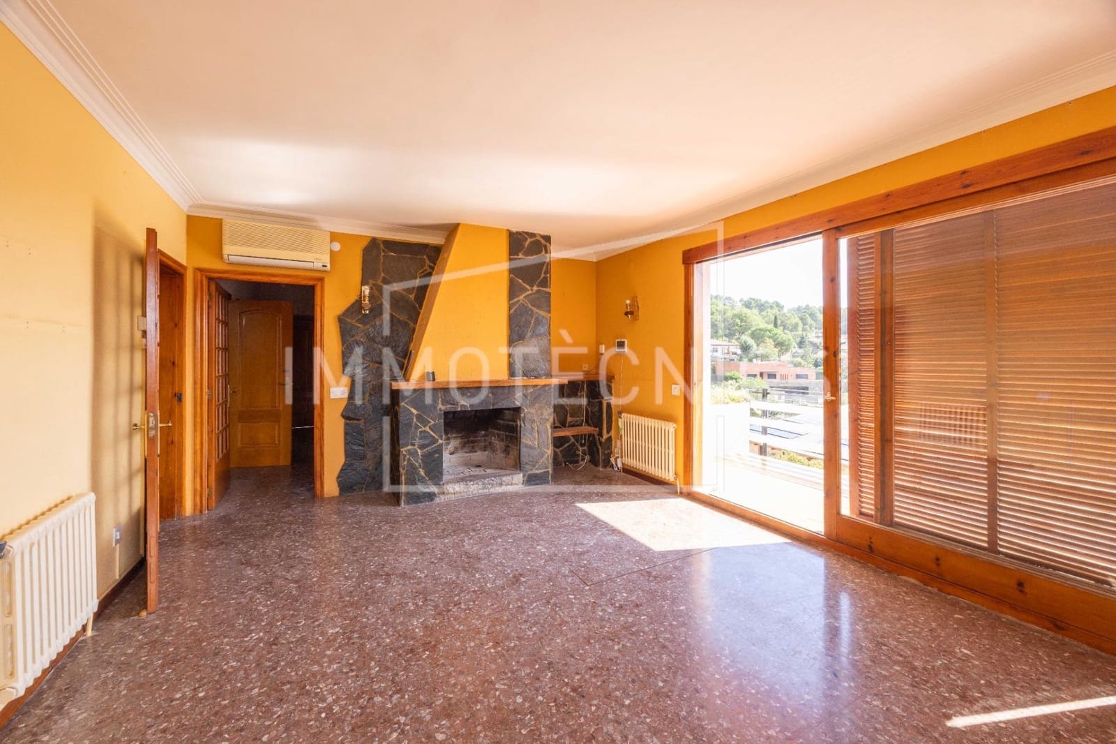 5 Zimmer Villa zu verkaufen in Bigues i Riells mit Garage - 370.000 € (Ref: 9602754)