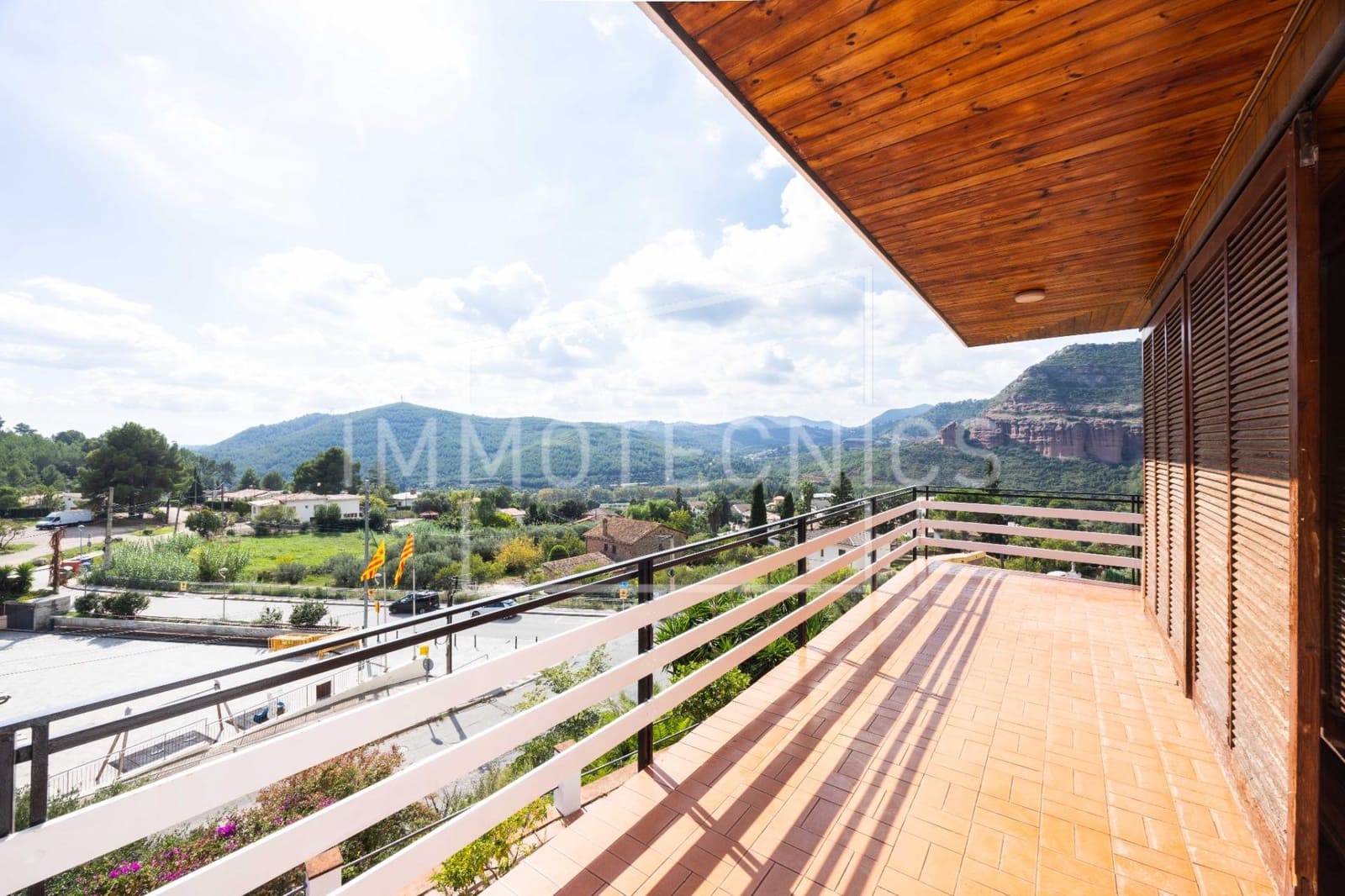 5 Zimmer Villa zu verkaufen in Bigues i Riells mit Garage - 370.000 € (Ref: 9602754)