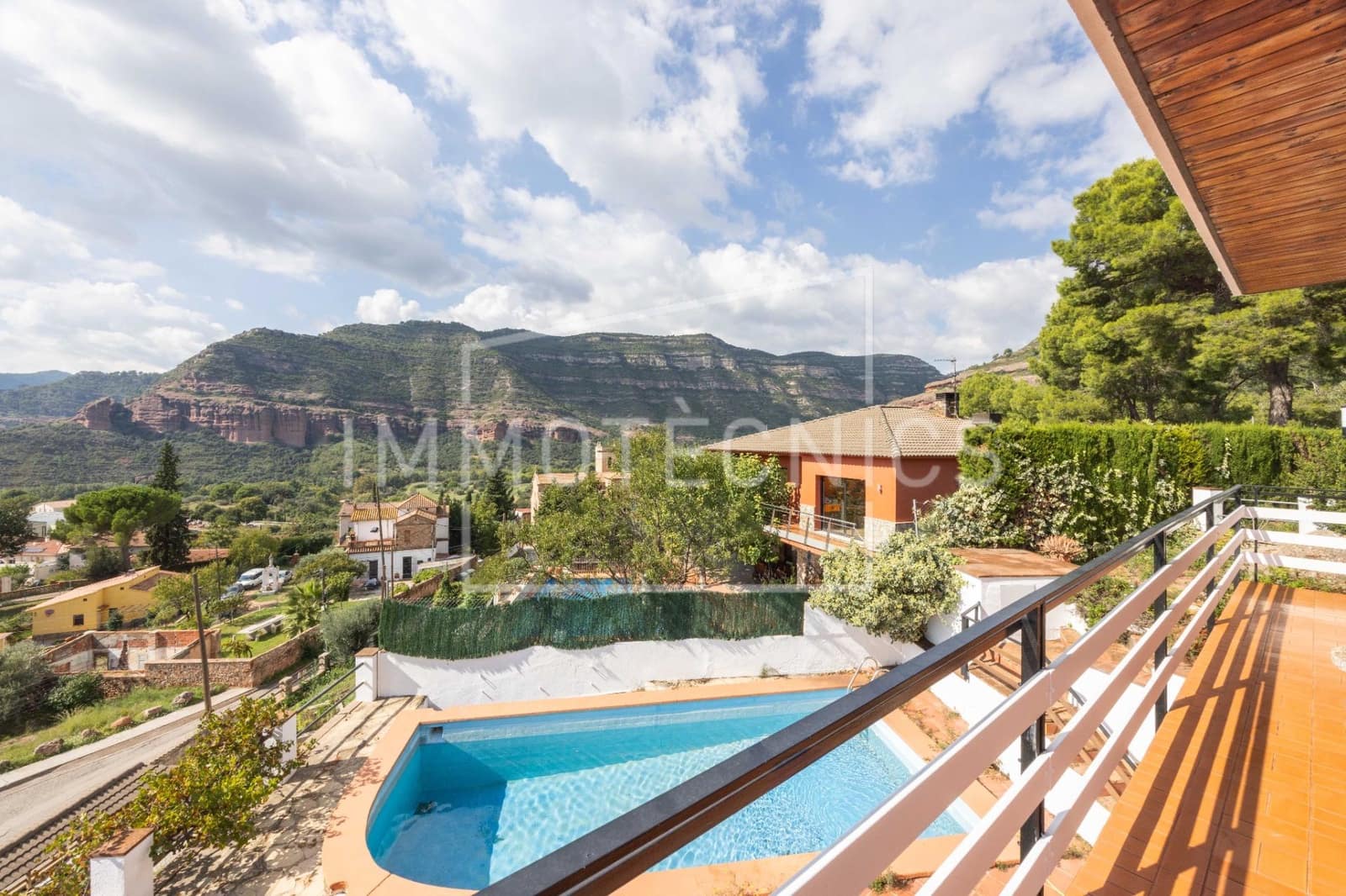 5 Zimmer Villa zu verkaufen in Bigues i Riells mit Garage - 370.000 € (Ref: 9602754)