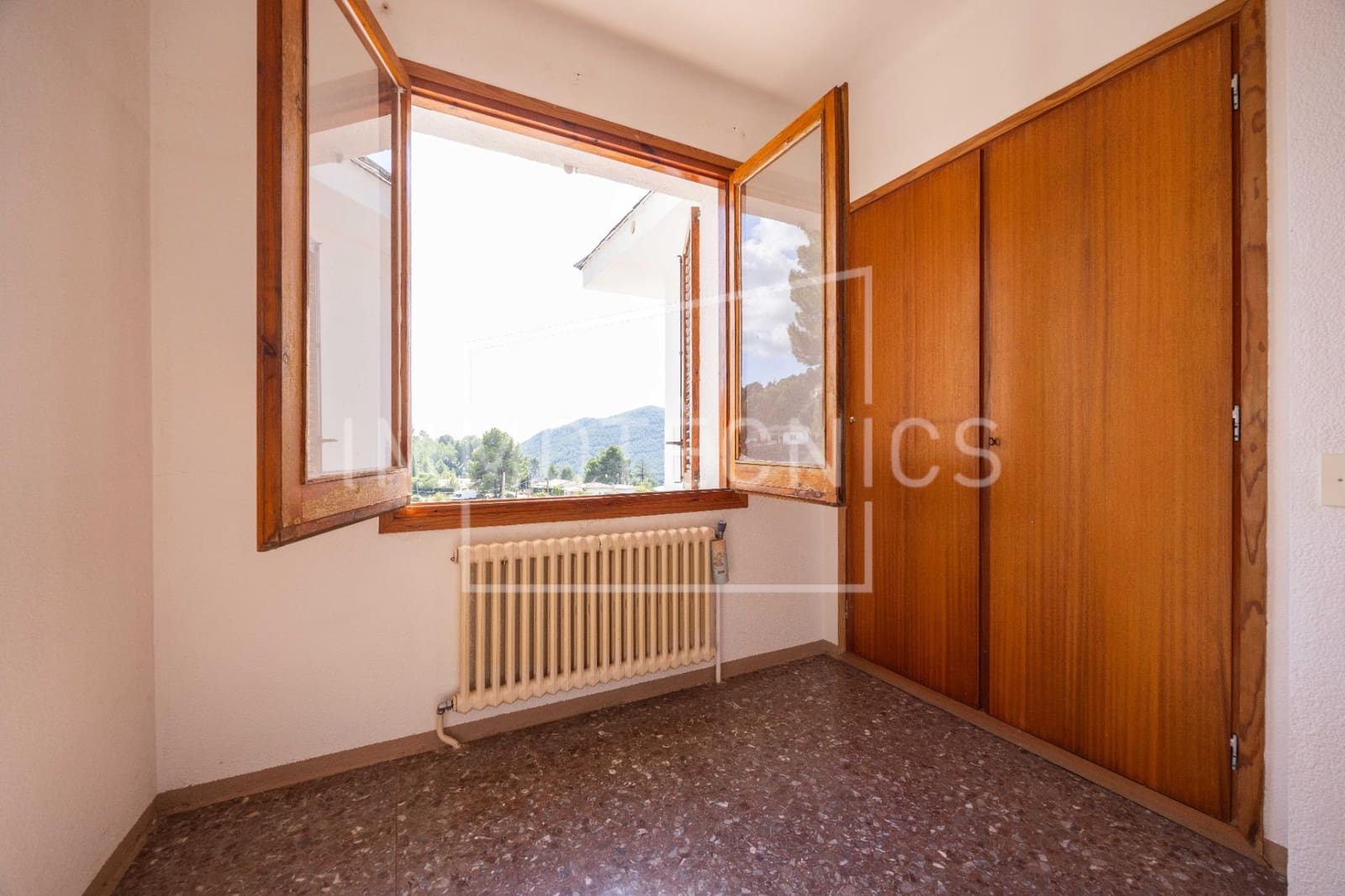 5 Zimmer Villa zu verkaufen in Bigues i Riells mit Garage - 370.000 € (Ref: 9602754)