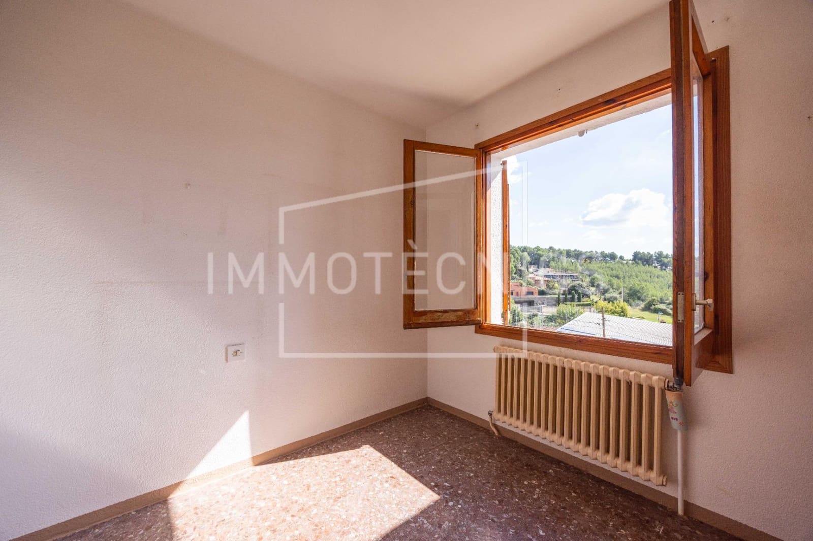 5 Zimmer Villa zu verkaufen in Bigues i Riells mit Garage - 370.000 € (Ref: 9602754)