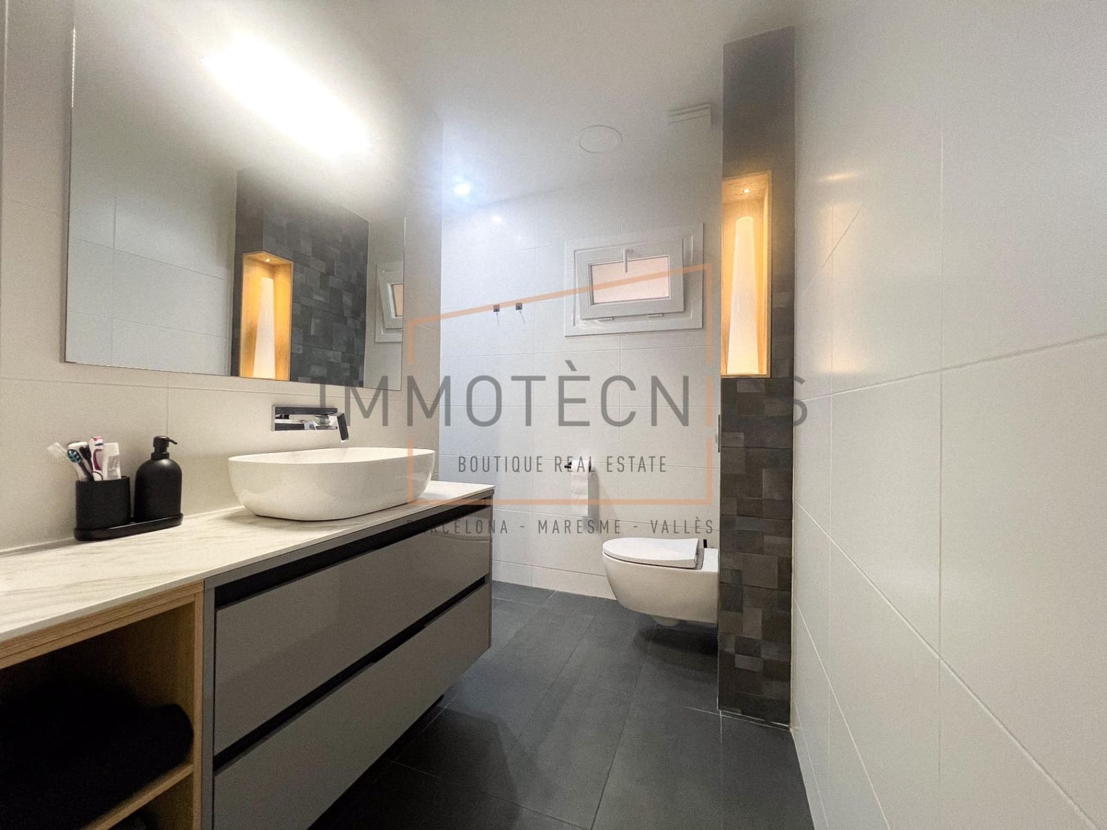 5 soveværelse Villa til salg i Llica d'Amunt med garage - € 489.000 (Ref: 9602756)