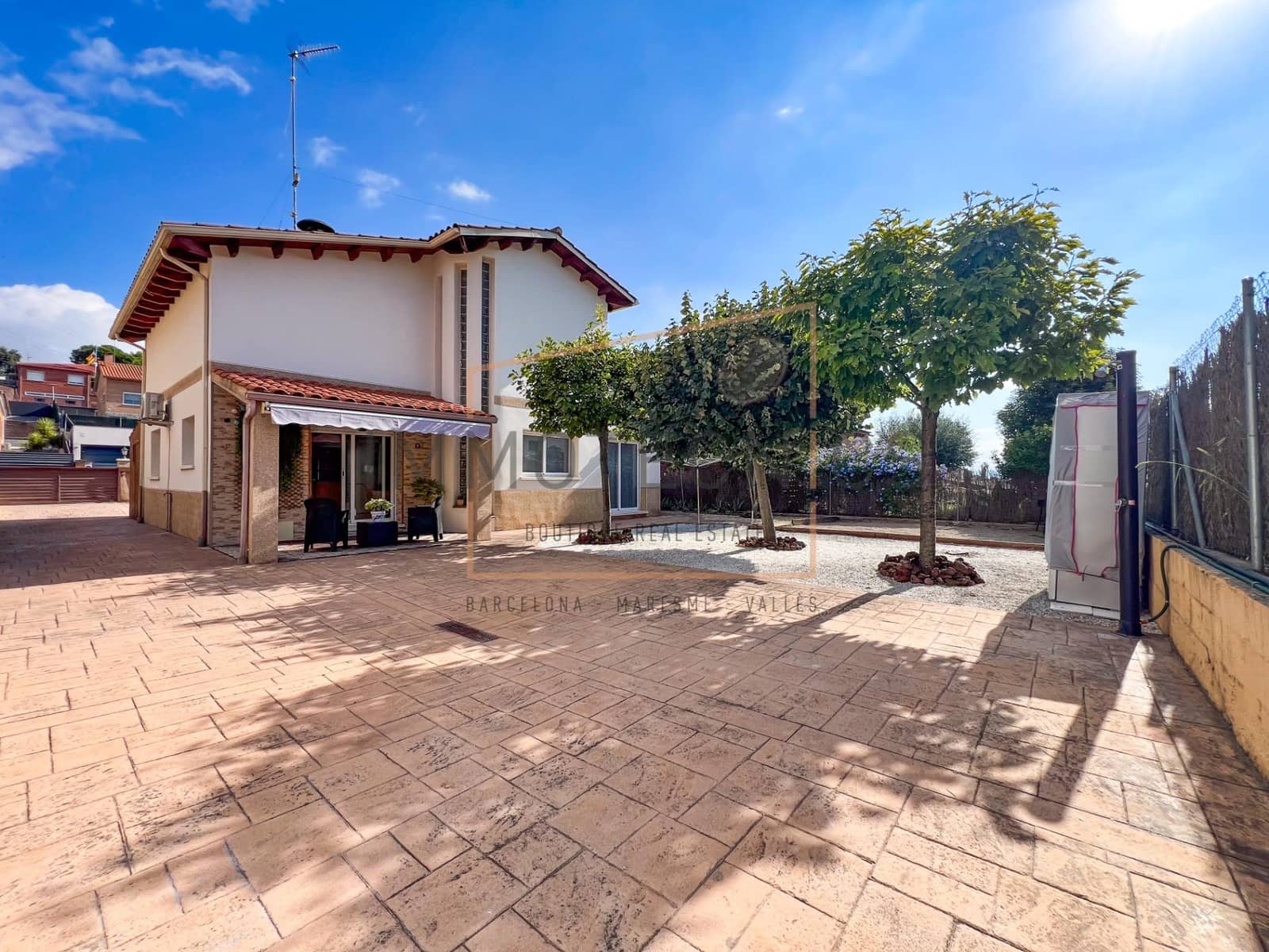 5 soveværelse Villa til salg i Llica d'Amunt med garage - € 489.000 (Ref: 9602756)