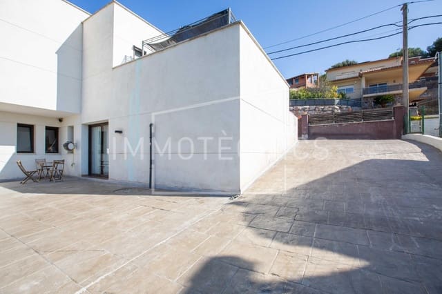 Chalet de 6 habitaciones en Lliçà de Vall en venta - 380.000 € (Ref: 9602757)