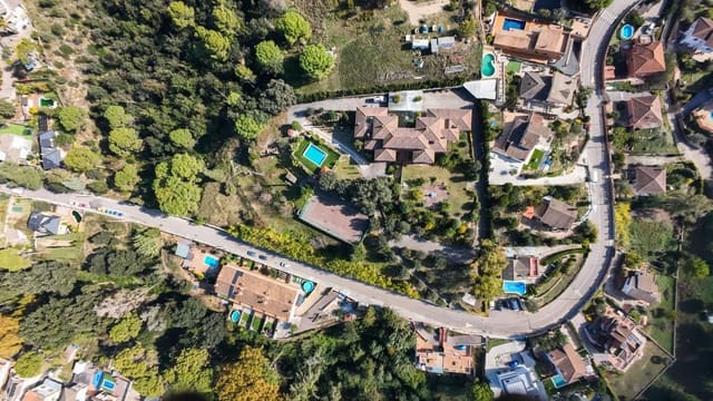 18 soveværelse Finca/Landehus til salg i Lliçà de Vall med swimmingpool garage - € 1.700.000 (Ref: 9602758)