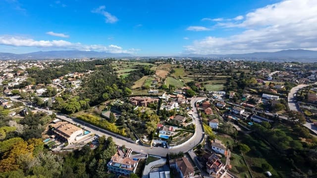 18 soveværelse Finca/Landehus til salg i Lliçà de Vall med swimmingpool garage - € 1.700.000 (Ref: 9602758)