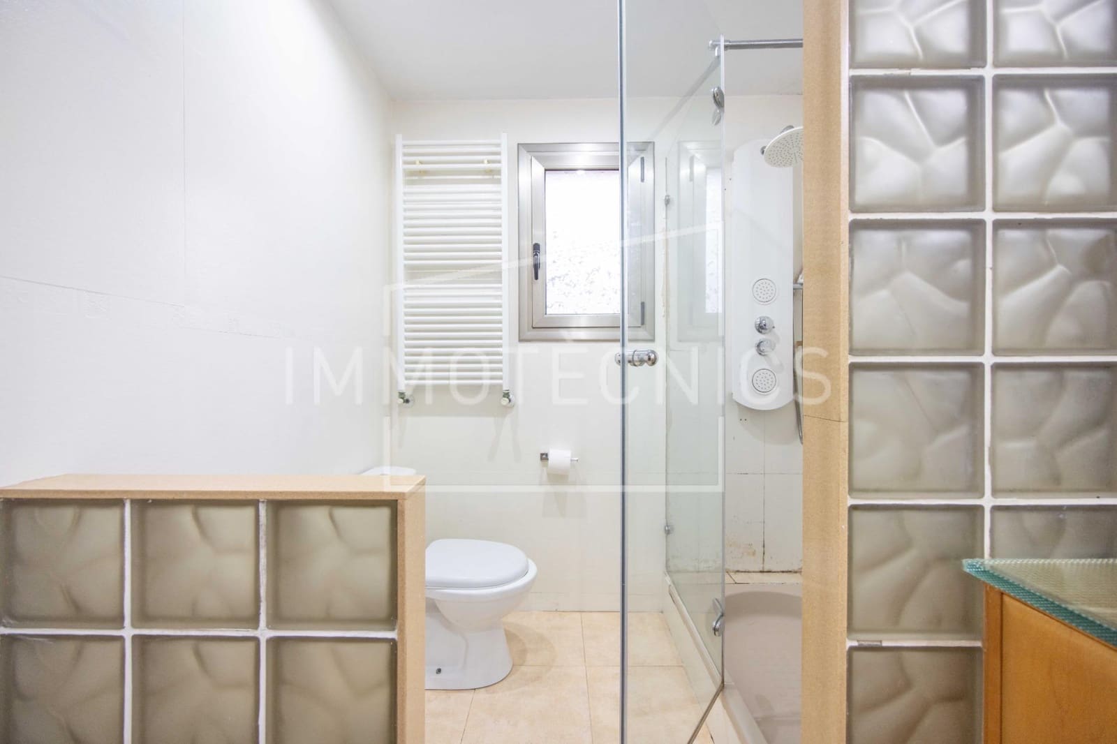 18 soveværelse Finca/Landehus til salg i Llica de Vall med swimmingpool garage - € 1.700.000 (Ref: 9602758)