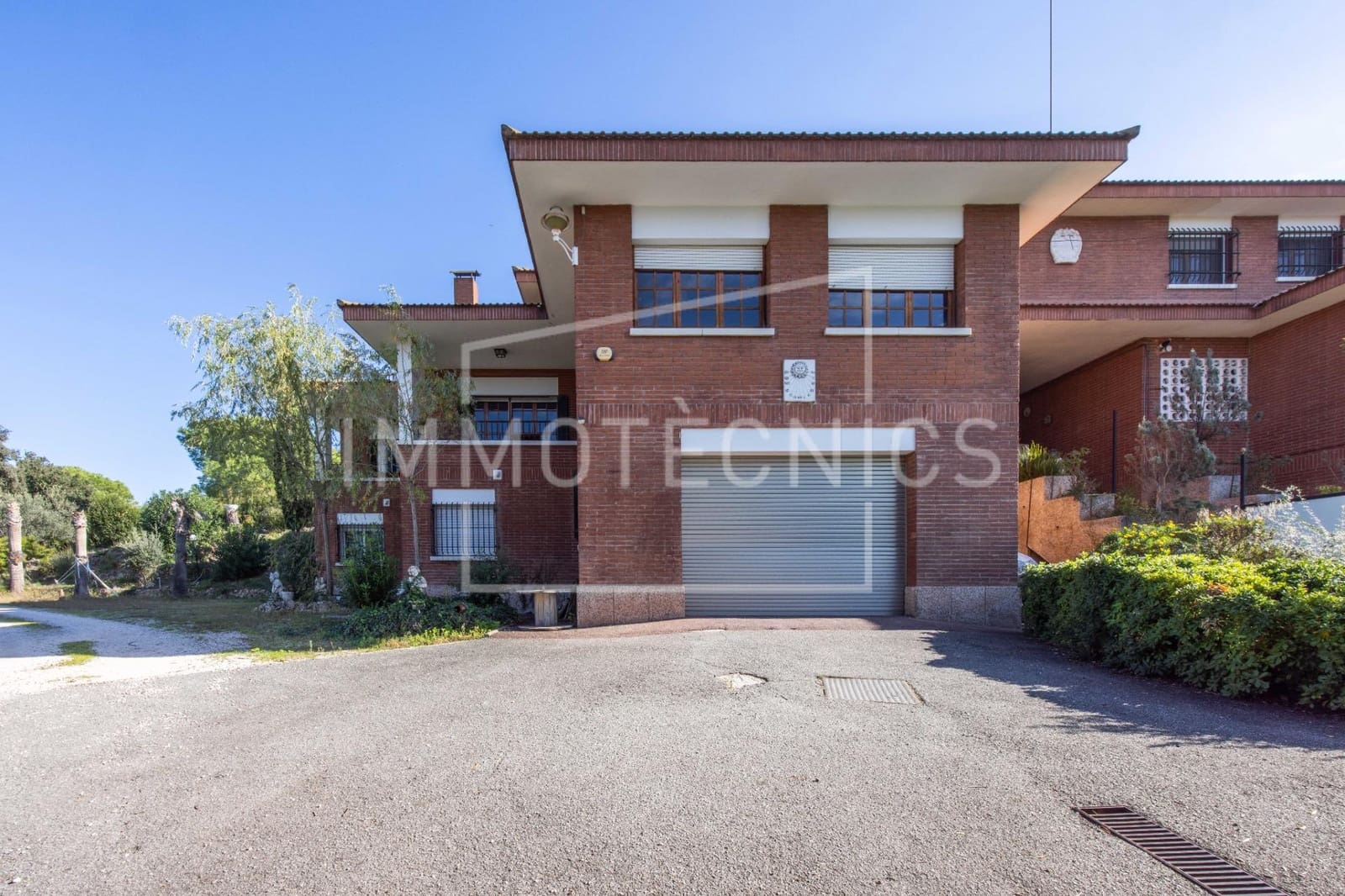 18 soveværelse Finca/Landehus til salg i Llica de Vall med swimmingpool garage - € 1.700.000 (Ref: 9602758)