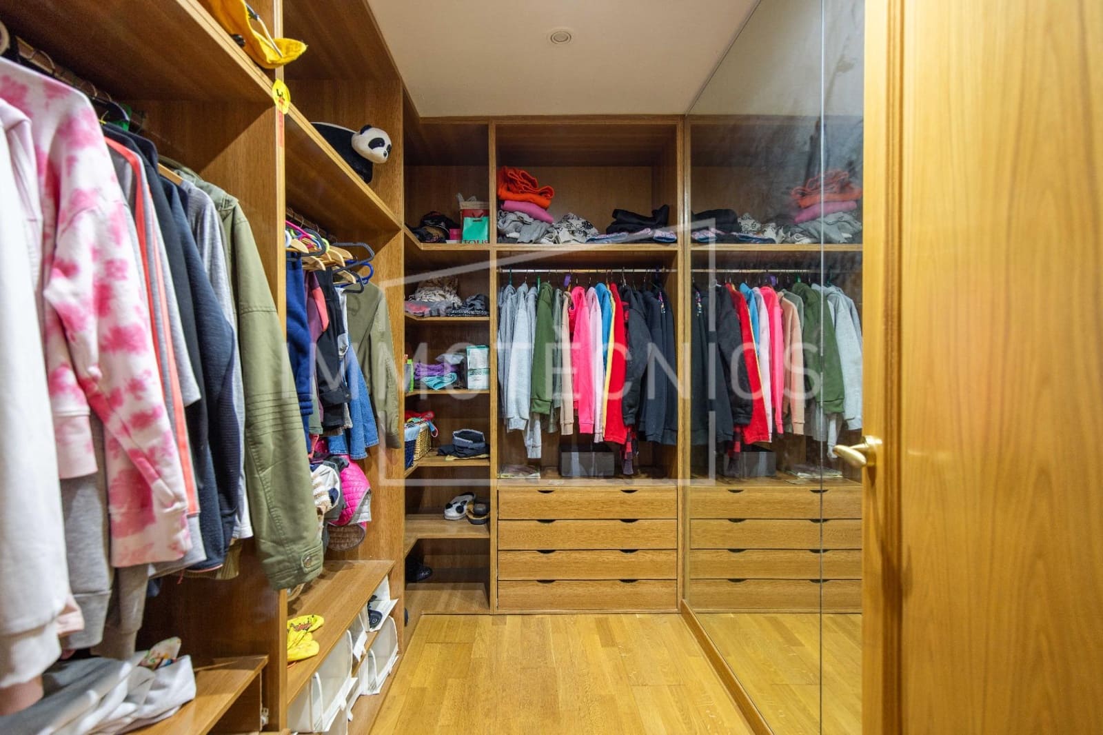 18 soveværelse Finca/Landehus til salg i Llica de Vall med swimmingpool garage - € 1.700.000 (Ref: 9602758)