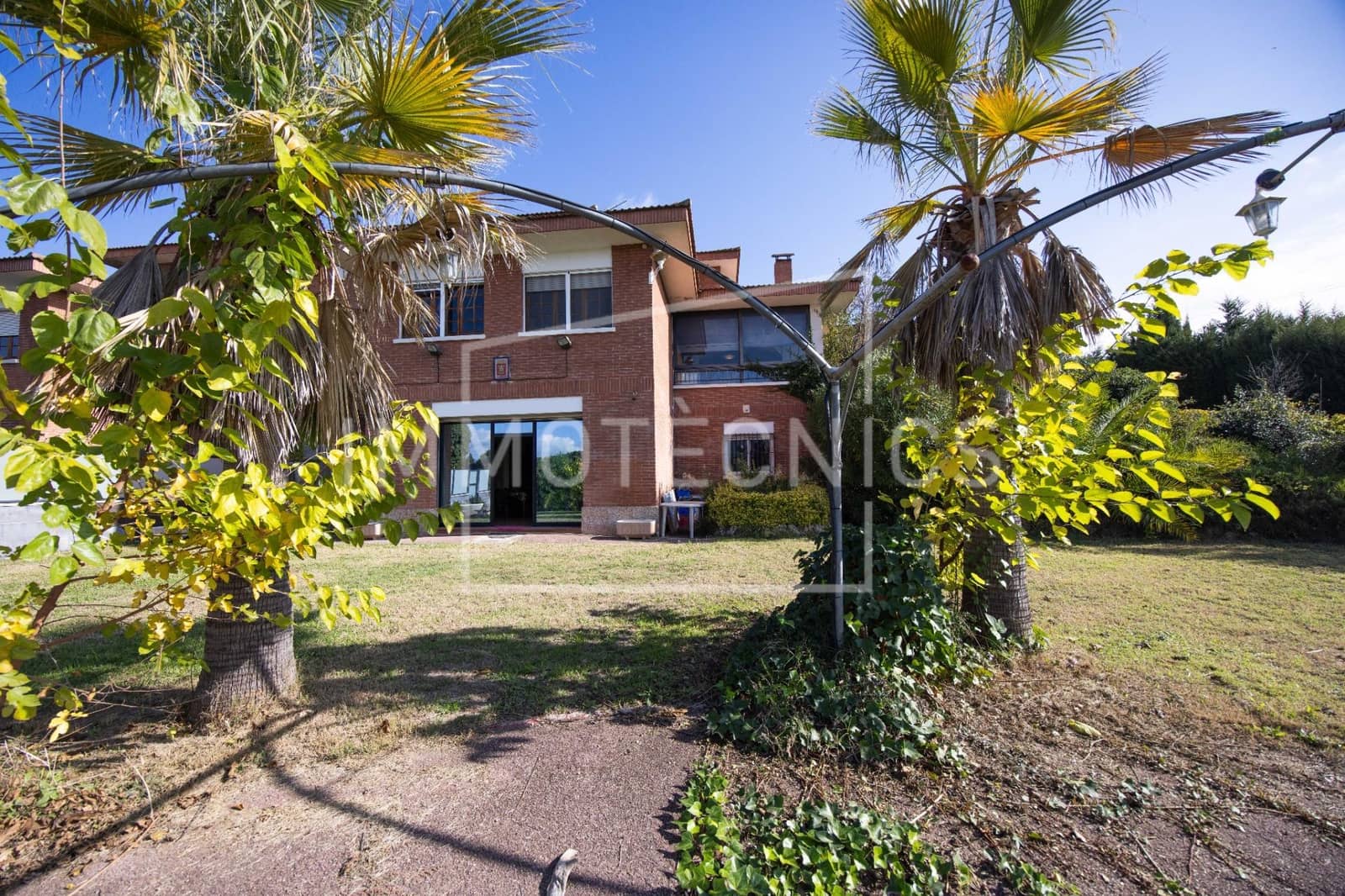 18 soveværelse Finca/Landehus til salg i Llica de Vall med swimmingpool garage - € 1.700.000 (Ref: 9602758)