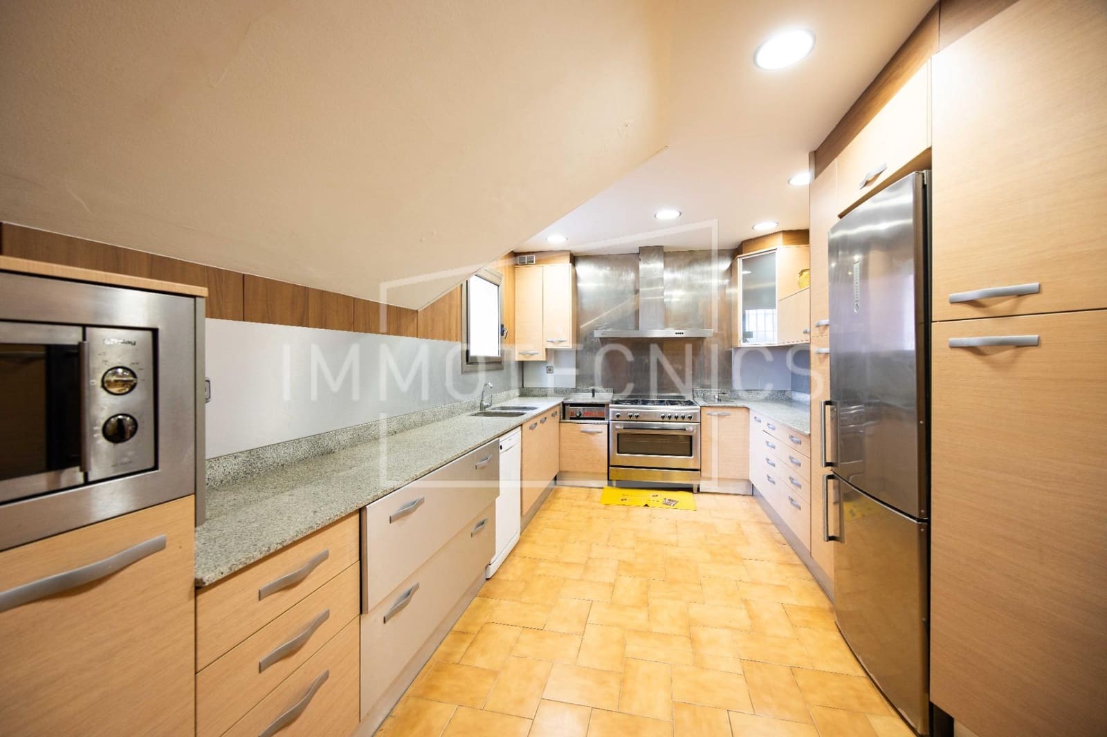 18 soveværelse Finca/Landehus til salg i Llica de Vall med swimmingpool garage - € 1.700.000 (Ref: 9602758)