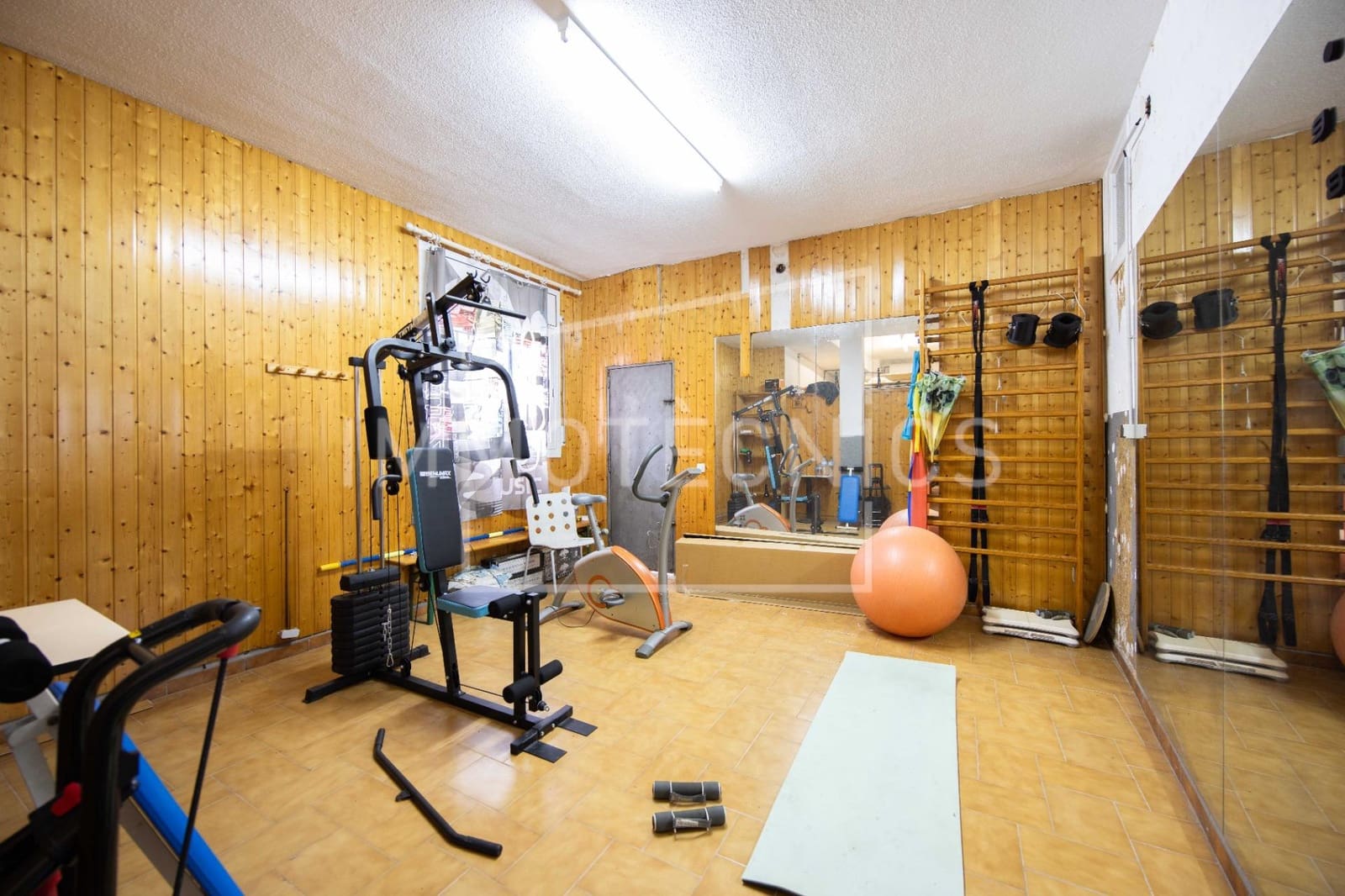 18 soveværelse Finca/Landehus til salg i Llica de Vall med swimmingpool garage - € 1.700.000 (Ref: 9602758)