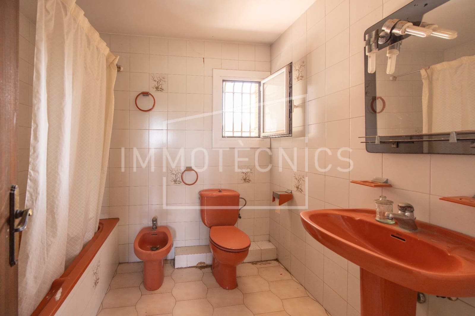 18 soveværelse Finca/Landehus til salg i Llica de Vall med swimmingpool garage - € 1.700.000 (Ref: 9602758)