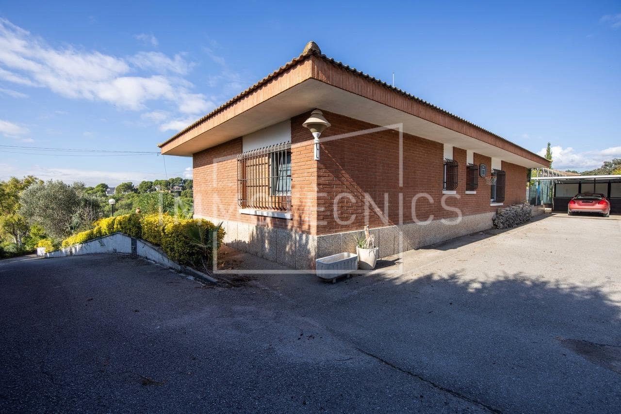 18 soveværelse Finca/Landehus til salg i Llica de Vall med swimmingpool garage - € 1.700.000 (Ref: 9602758)