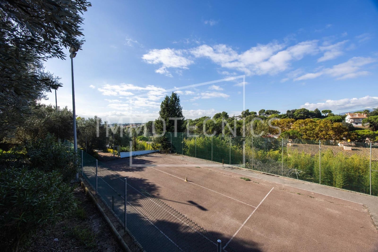 18 soveværelse Finca/Landehus til salg i Llica de Vall med swimmingpool garage - € 1.700.000 (Ref: 9602758)