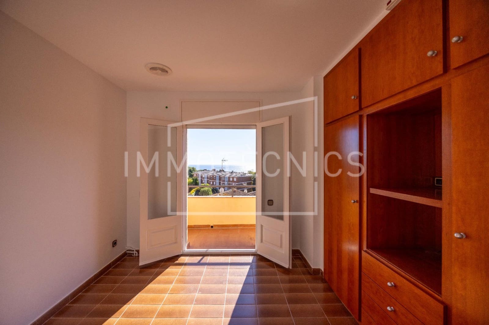 4 chambre Maison de Ville à vendre à Sant Vicenc de Montalt avec garage - 575 000 € (Ref: 9602766)