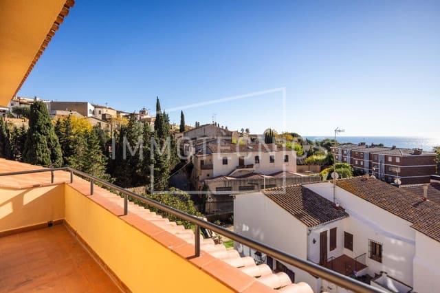 4 chambre Maison de Ville à vendre à Sant Vicenç de Montalt avec garage - 575 000 € (Ref: 9602766)