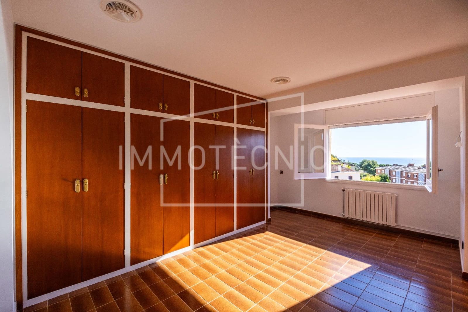 4 chambre Maison de Ville à vendre à Sant Vicenc de Montalt avec garage - 575 000 € (Ref: 9602766)