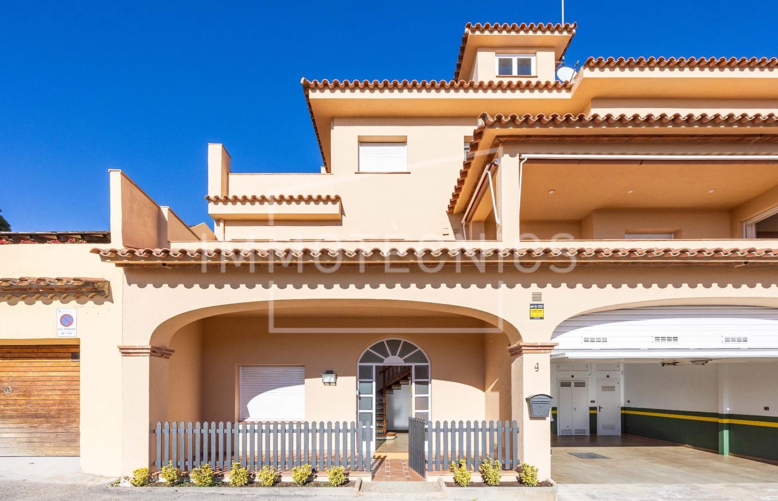 4 chambre Maison de Ville à vendre à Sant Vicenc de Montalt avec garage - 575 000 € (Ref: 9602766)