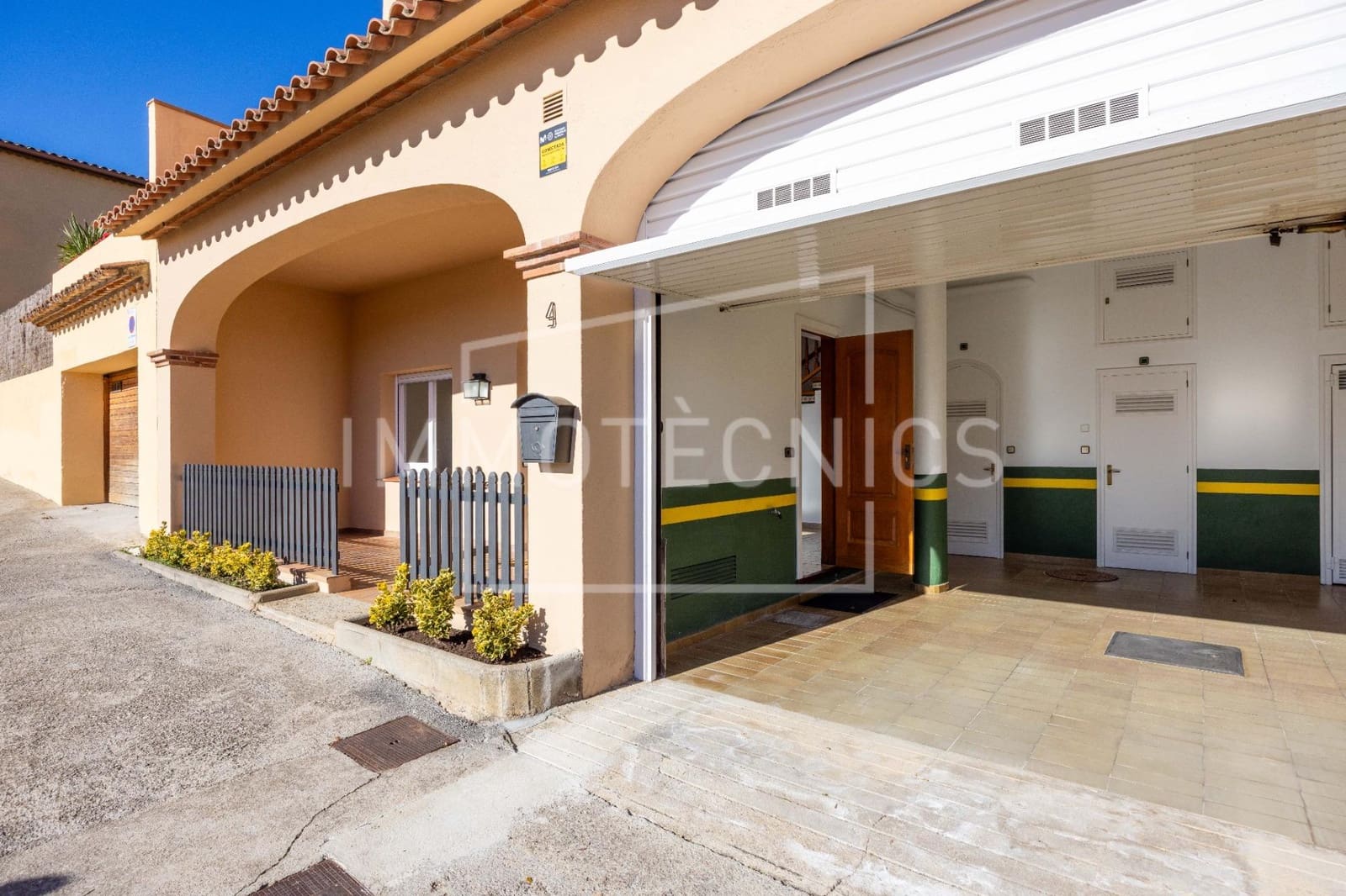 4 chambre Maison de Ville à vendre à Sant Vicenc de Montalt avec garage - 575 000 € (Ref: 9602766)