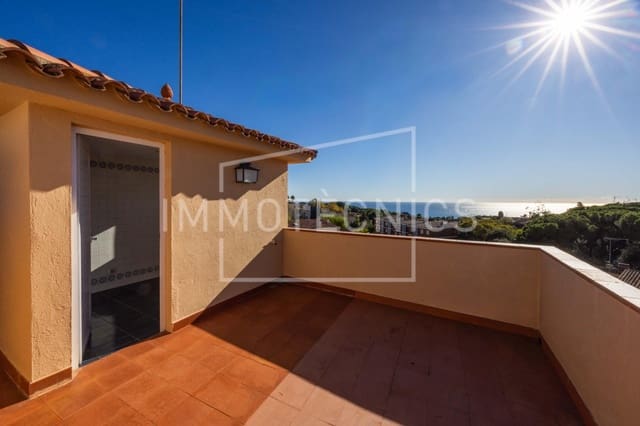 4 chambre Maison de Ville à vendre à Sant Vicenç de Montalt avec garage - 575 000 € (Ref: 9602766)