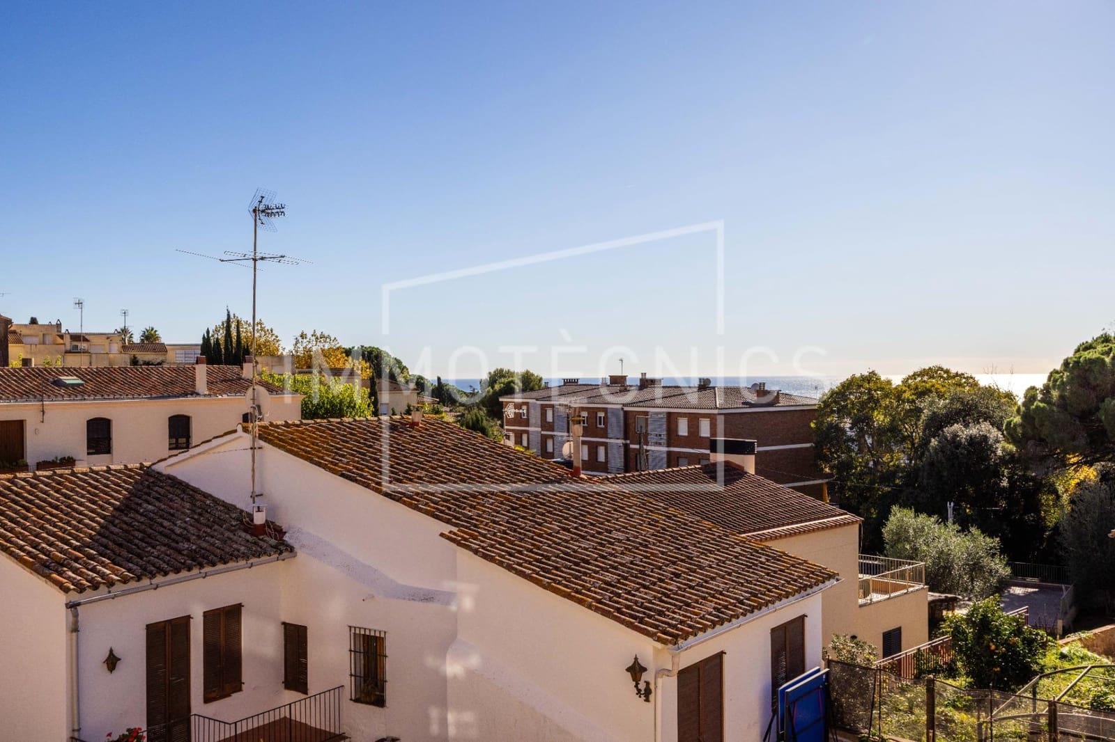 4 bedroom Townhouse for sale in Sant Vicenc de Montalt with garage - € 575,000 (Ref: 9602766)